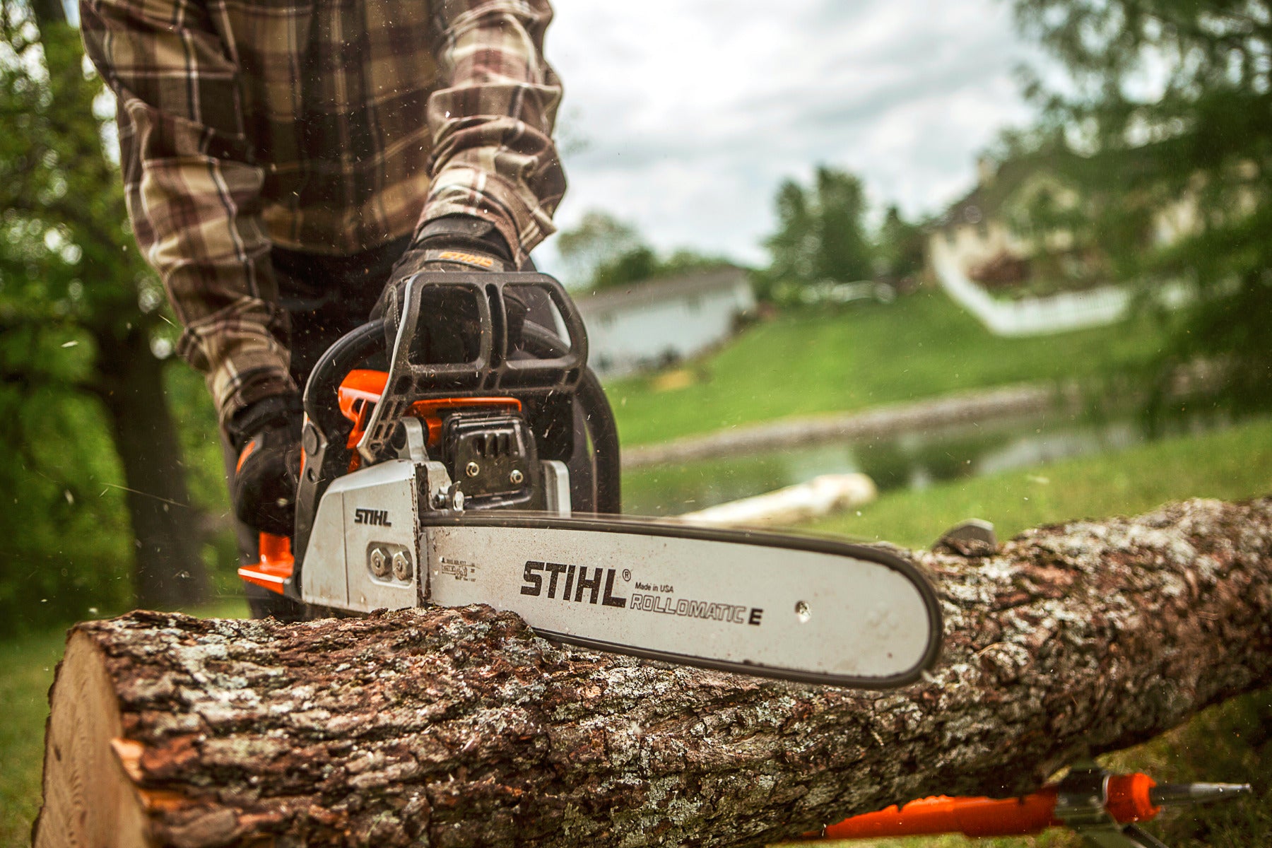 Stihl MS 250 Professional Gas Chainsaw with 16-Inch Bar - Powerful Wood Cutting for Homeowners & Landscaping | Perfect for Tree Trimming, Firewood Cutting & Storm Cleanup