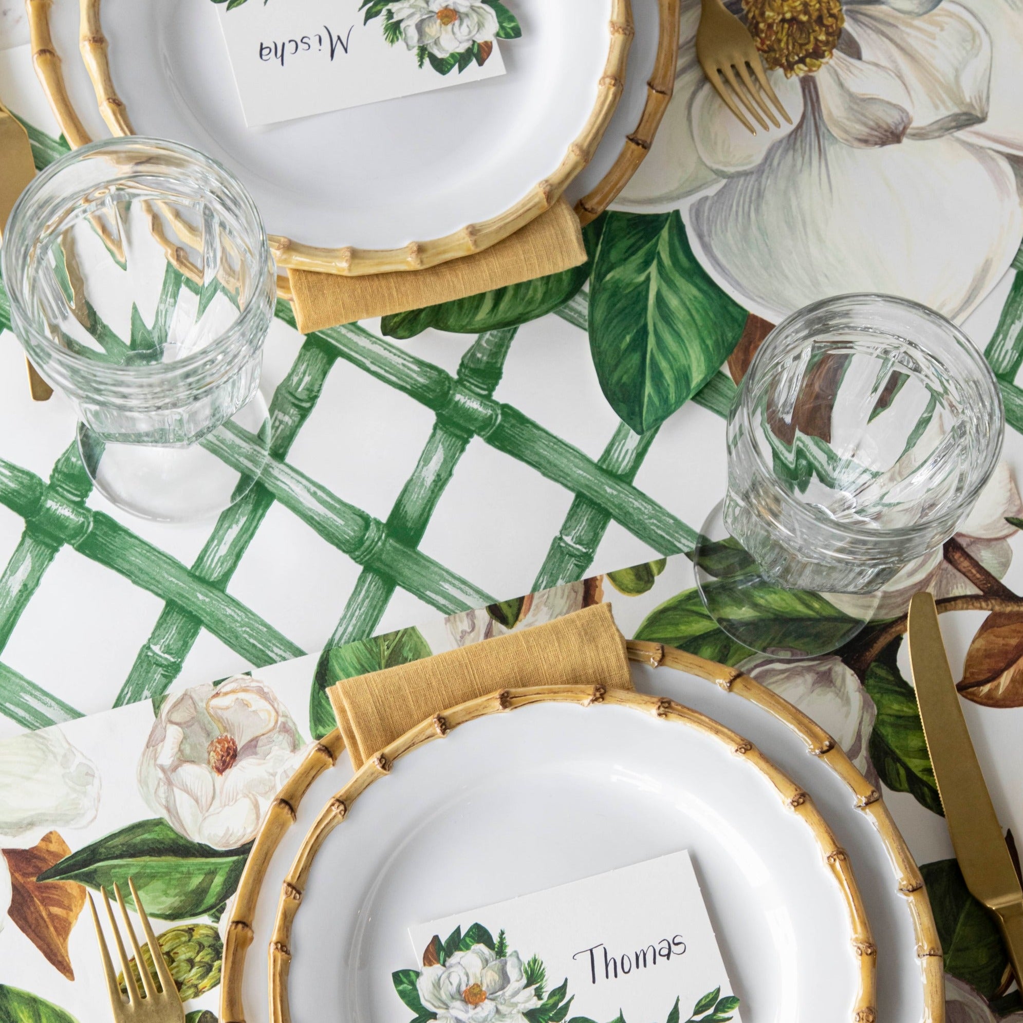 Eco-Friendly Green Lattice Table Runner - Decorative Lace Tablecloth for Dining Room, Kitchen, Wedding & Party Decor - Perfect for Farmhouse, Rustic & Boho Home Decor