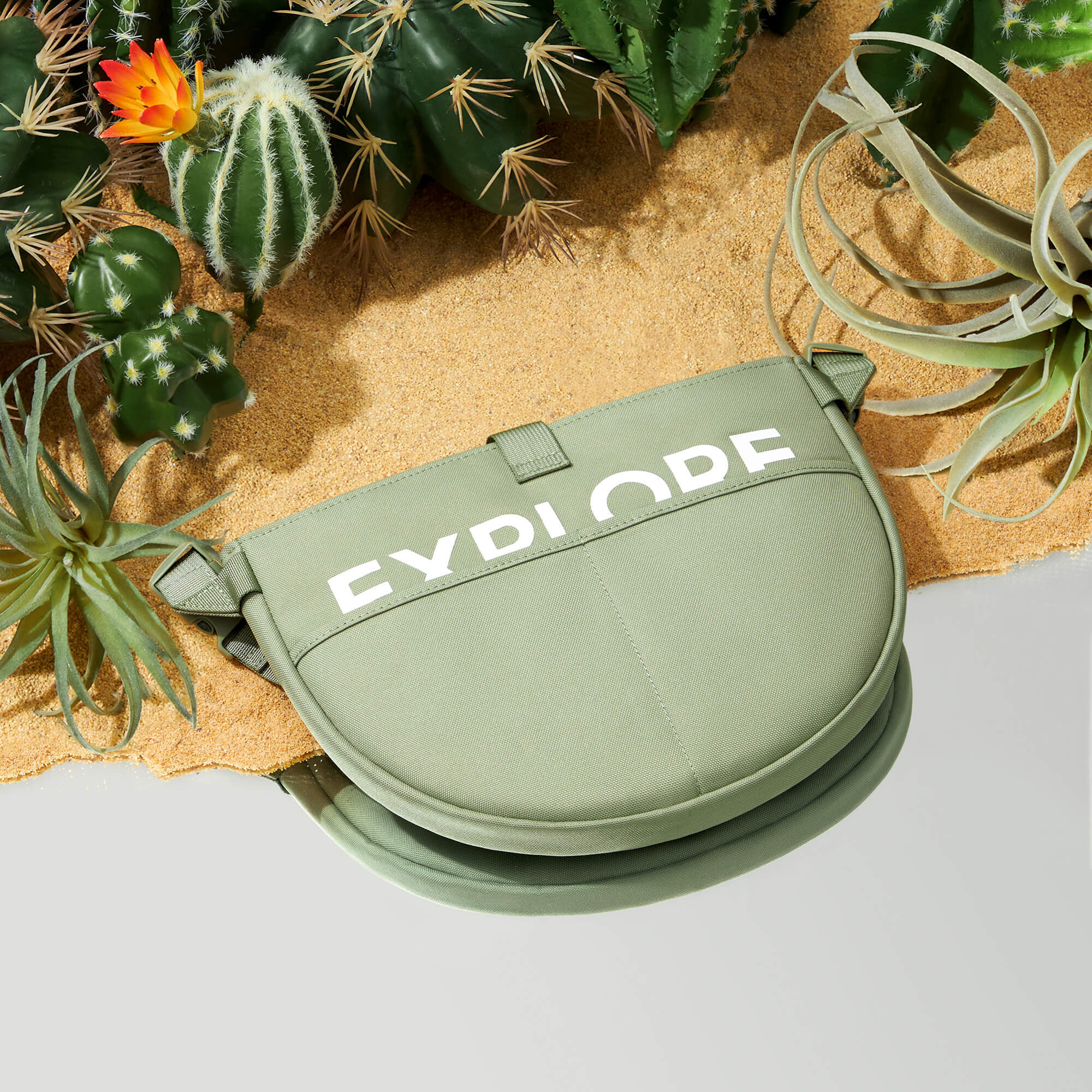 Best Crossbody Flying Disc Bag for Outdoor Sports - Lightweight & Durable Disc Golf Bag for Ultimate Frisbee, Beach, Park & Travel