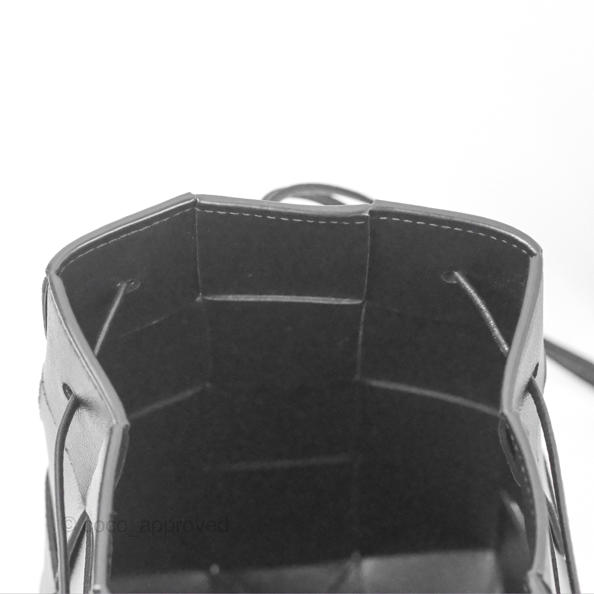 Bottega Veneta Small Cassette Bucket Bag in Black Lambskin Leather - Perfect for Everyday Use, Work & Travel