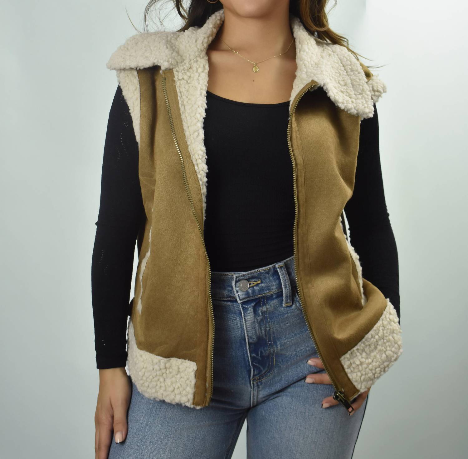 Stylish it Girl Shearling Vest in Beige - Trendy Winter Fashion for Women | Perfect for Casual Outfits, Date Nights & Outdoor Adventures