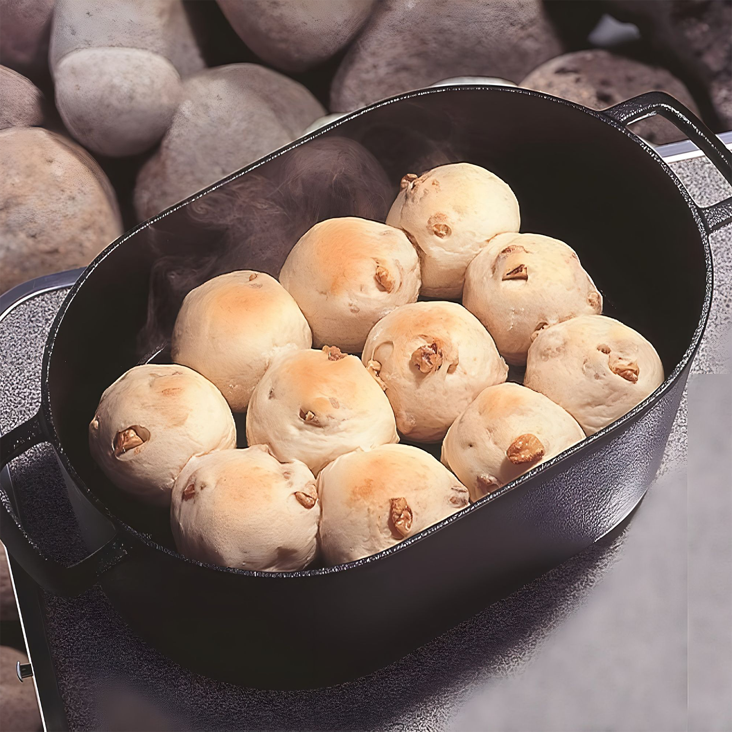 Premium Iwachu Nambu Cast Iron Dutch Oven - 5.5 QT Enameled Pot with Lid, Japanese Traditional Cookware for Braising, Stewing & Baking - Perfect for Soups, Bread & Camping Cooking