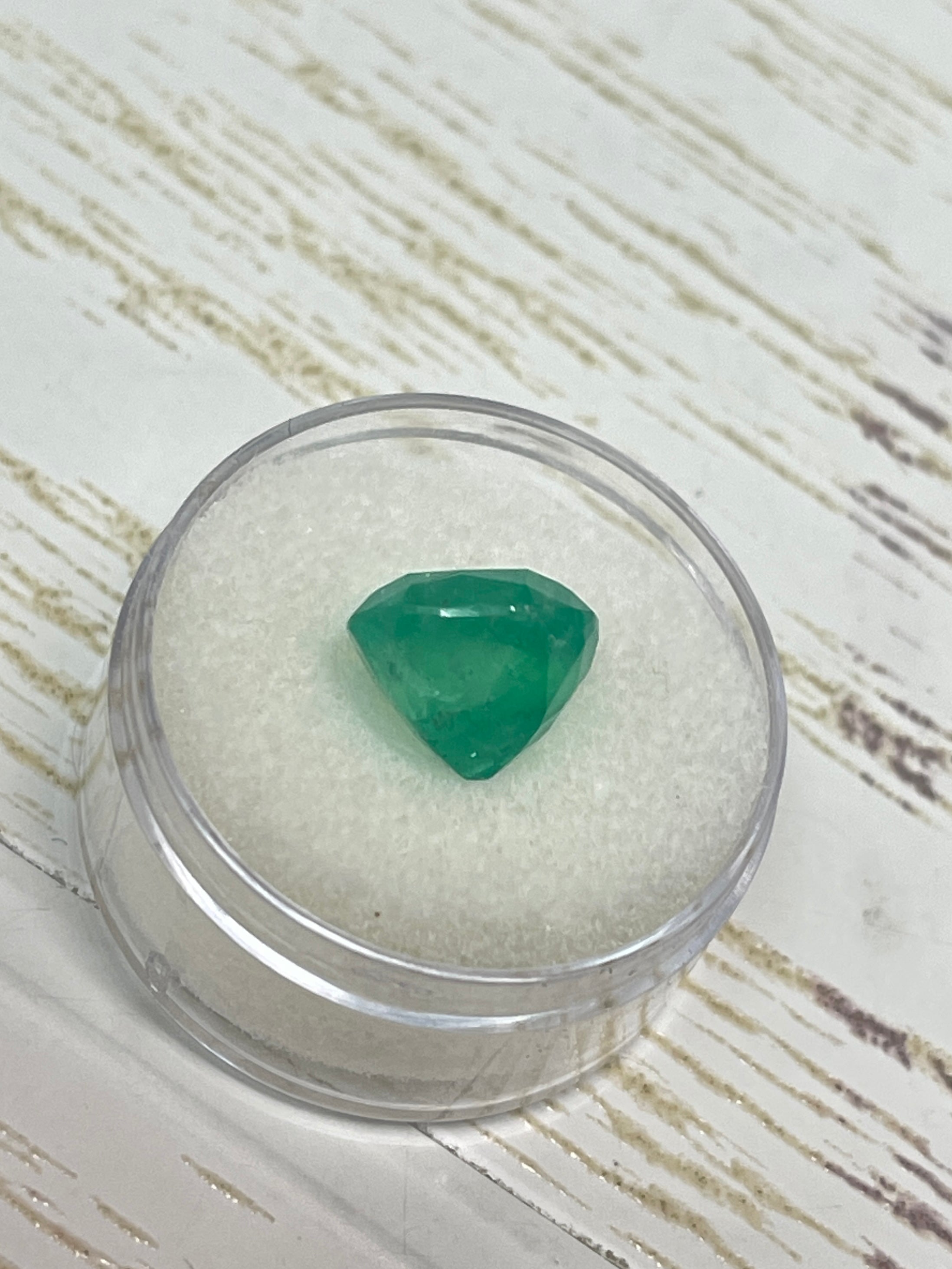 5.95 Carat 10.5x10.5mm Natural Colombian Emerald Loose Gemstone - Cushion Cut Vivid Green for Jewelry Making, Engagement Rings & Luxury Gifts