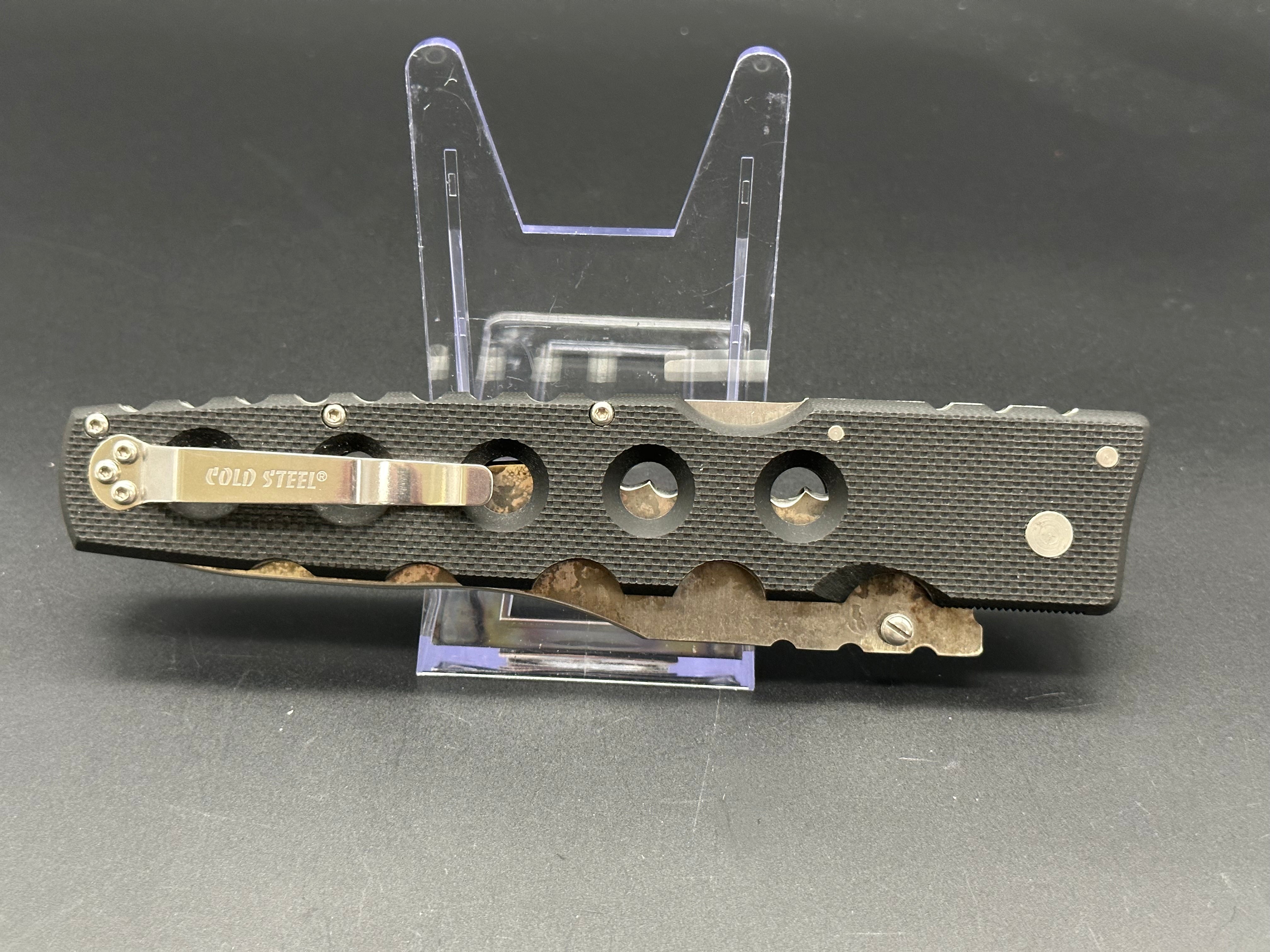 Cold Steel Holdout 6
