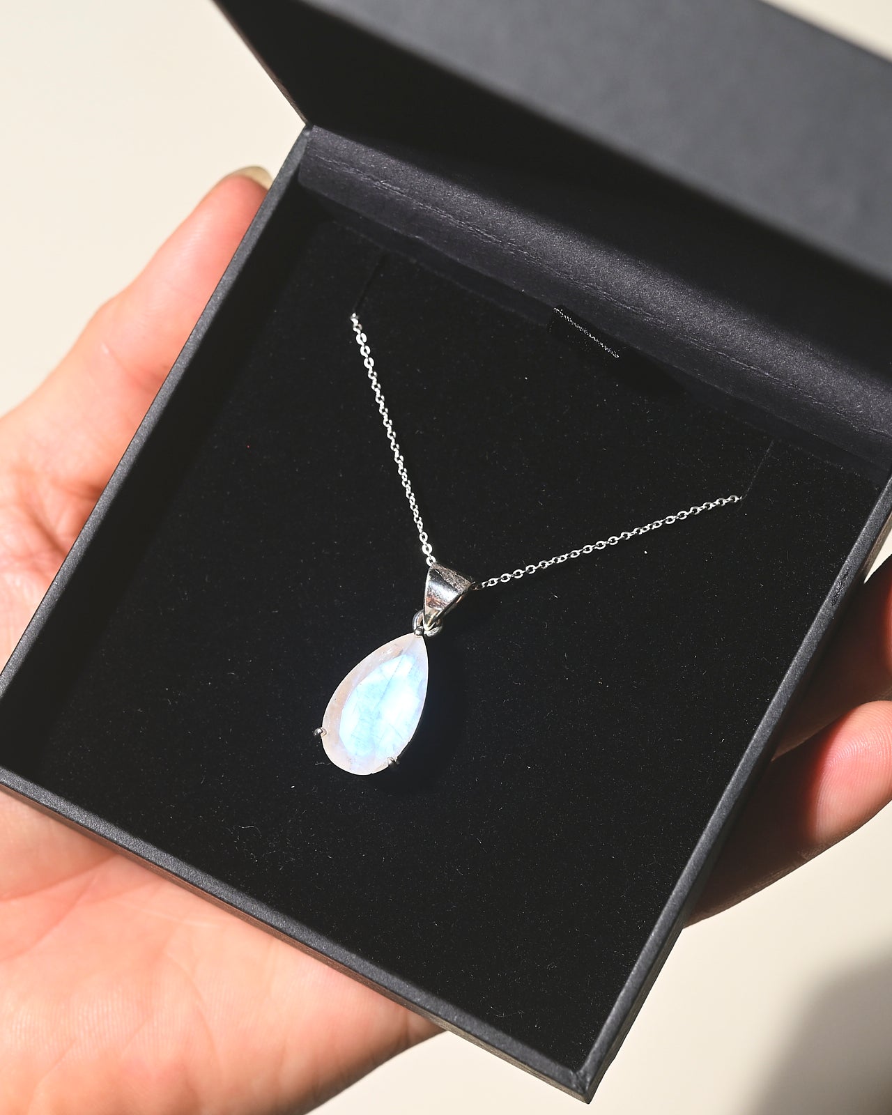 Moonstone Necklace for Women – Healing Crystal Jewelry, Sterling Silver Pendant for Spiritual Protection & Positive Energy | Perfect for Meditation, Yoga & Everyday Wear