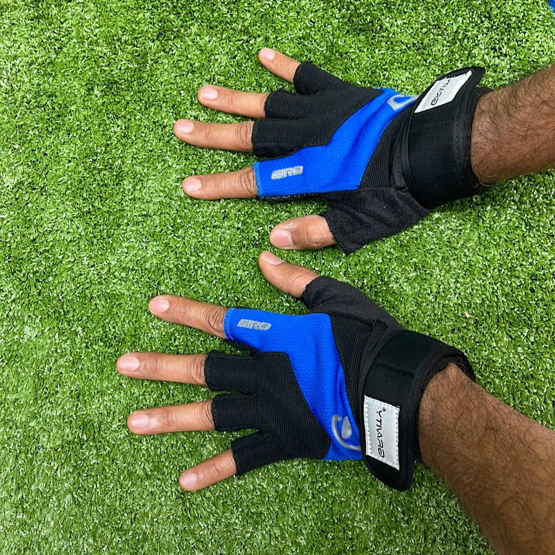 Premium Gravity Cricket Adult Catching Gloves - Professional Grade Cricket Equipment for Training & Matches - Perfect for Fielding Practice & Outdoor Sports