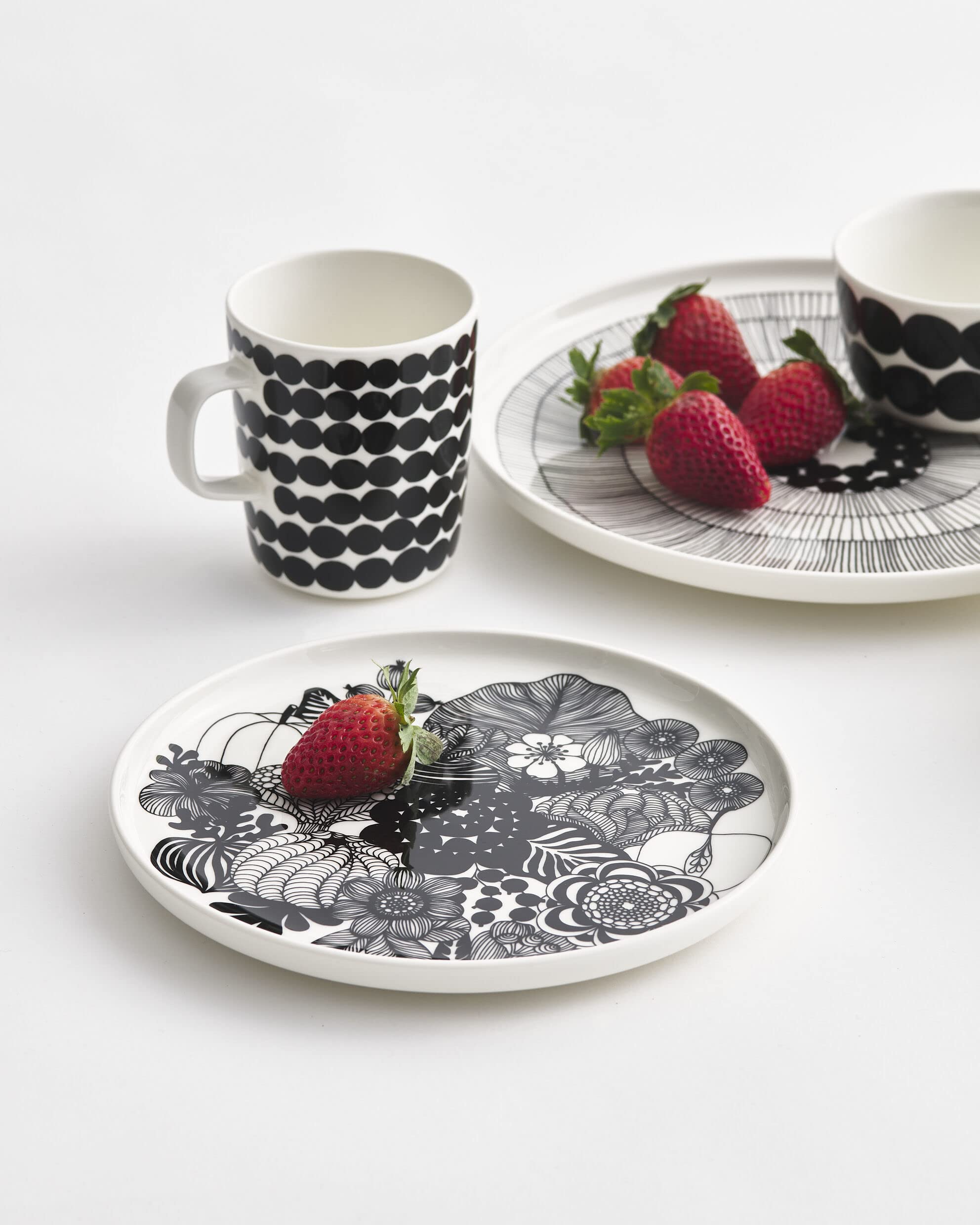 MARIMEKKO Siirtolapuutarha Oiva 4-Piece Stoneware Breakfast Set - Coffee Mugs & Salad Plates for Home, Kitchen, and Brunch Entertaining