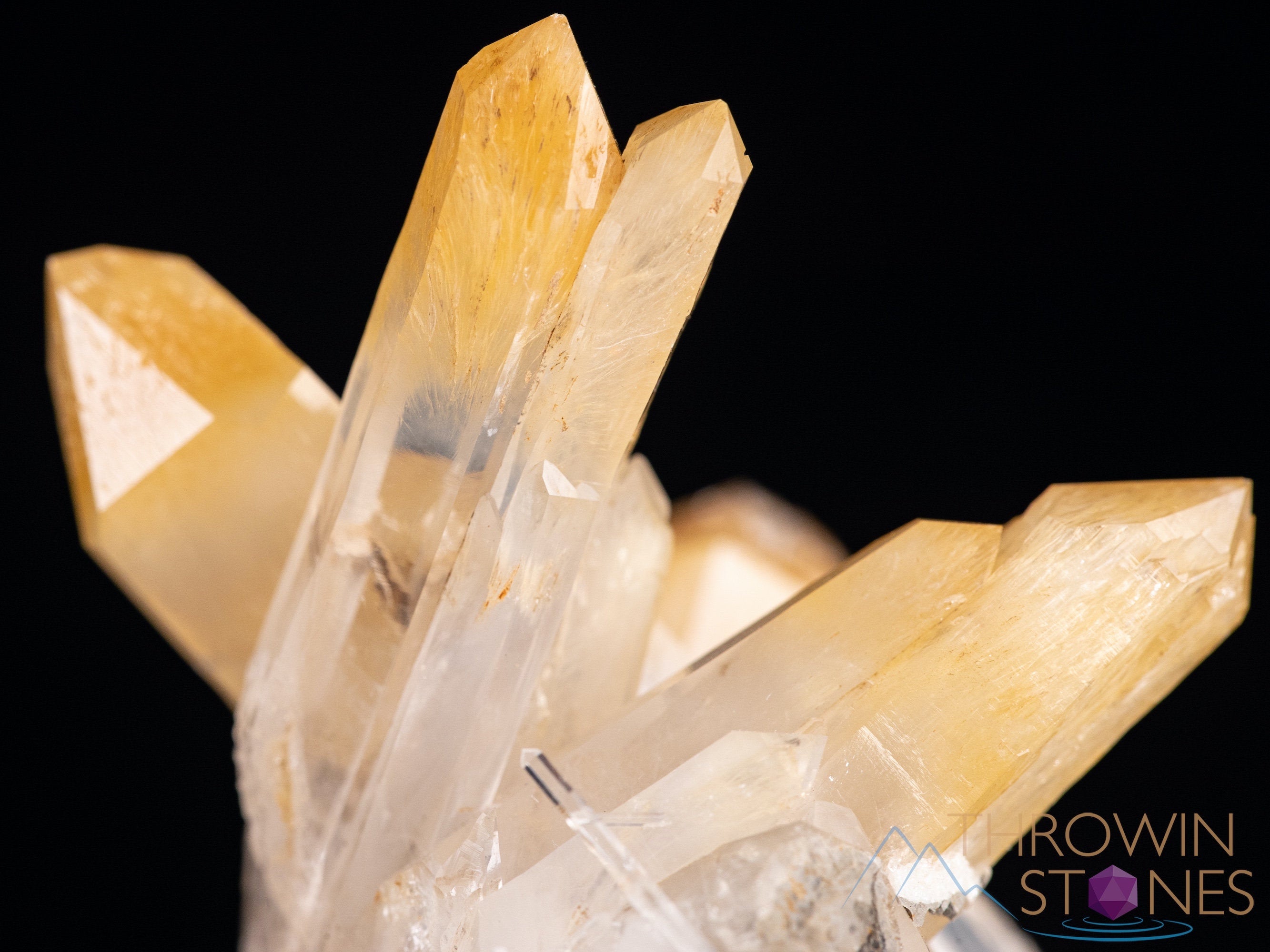 Natural QUARTZ Mango Raw Crystal Cluster - Healing Stone for Home Decor, Spiritual Gifts & Feng Shui | Perfect for Meditation, Office Desk Display & Housewarming Presents (39221)