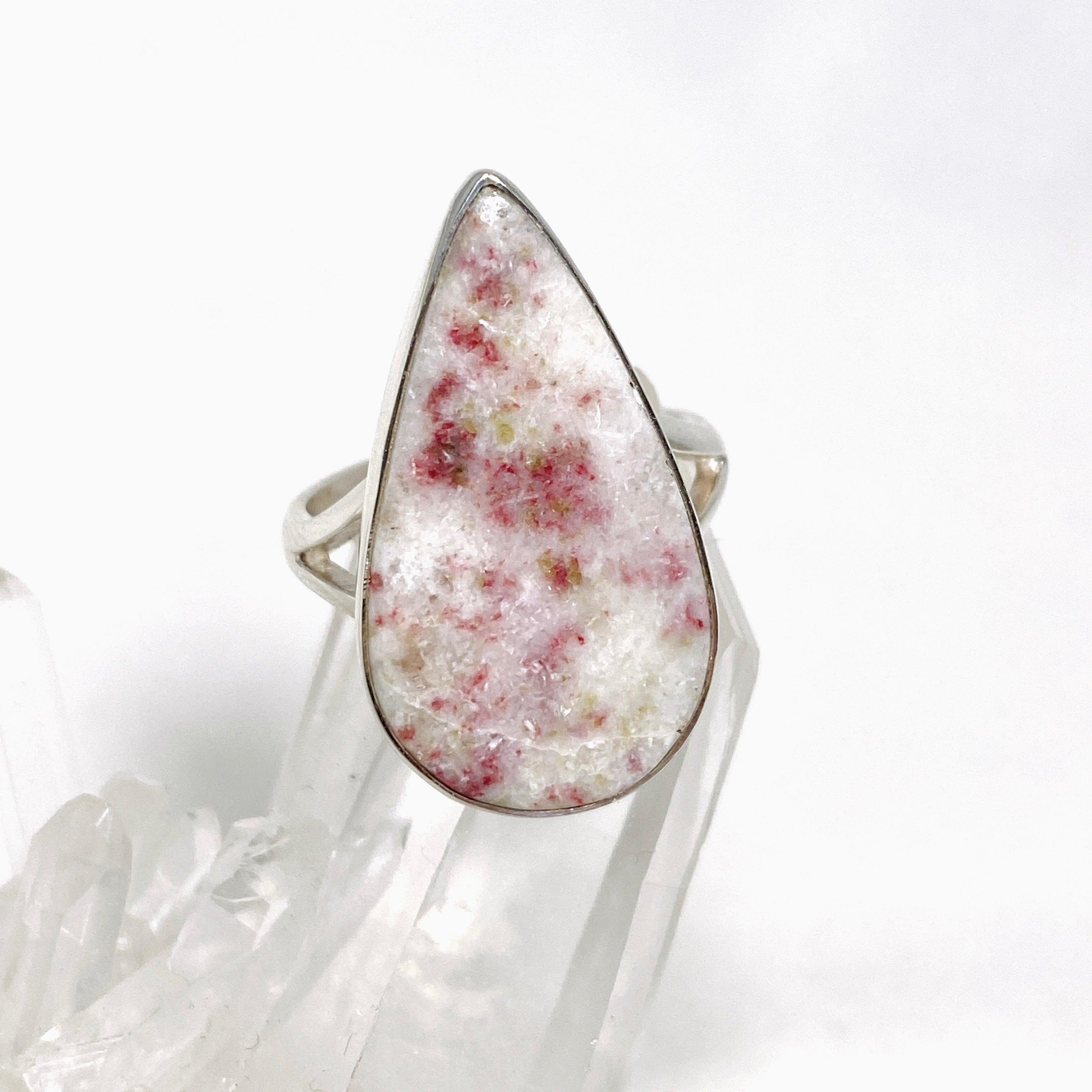 Cinnabar Teardrop Split Band Ring - Size 9 KRGJ3175 | Vintage Inspired Jewelry for Women, Perfect for Weddings, Parties & Special Occasions