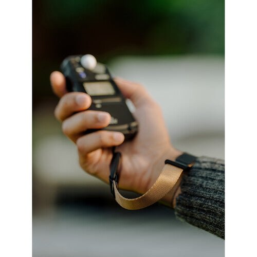 Peak Design Cuff Camera Wrist Strap (Coyote) - Secure & Comfortable Hand Grip for DSLR/Mirrorless Cameras - Perfect for Travel, Hiking & Outdoor Photography