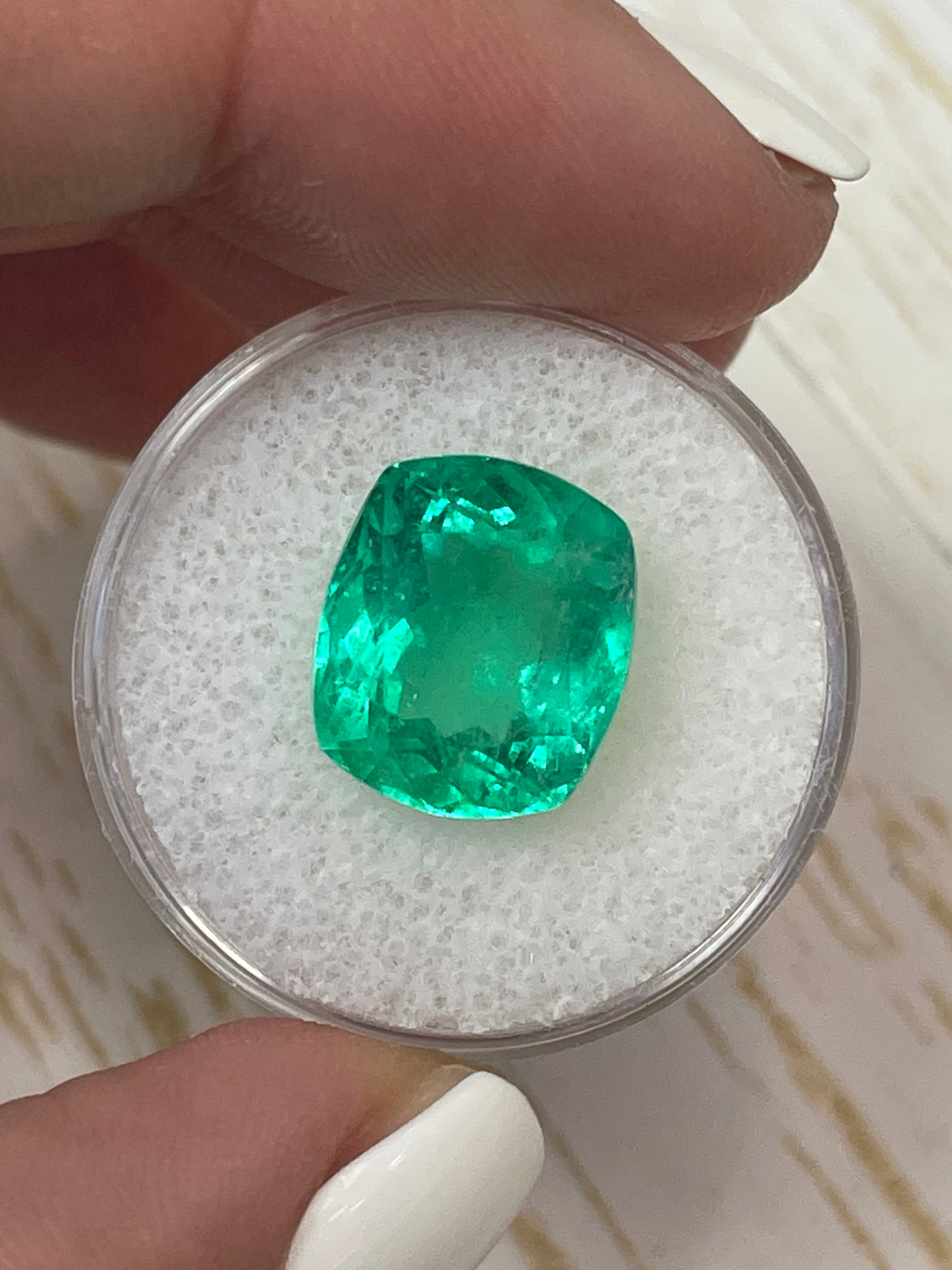 8.20 Carat Muzo Green Natural Loose Colombian Emerald - 13.4x11.5mm Cushion Cut Gemstone for Jewelry Making & Engagement Rings