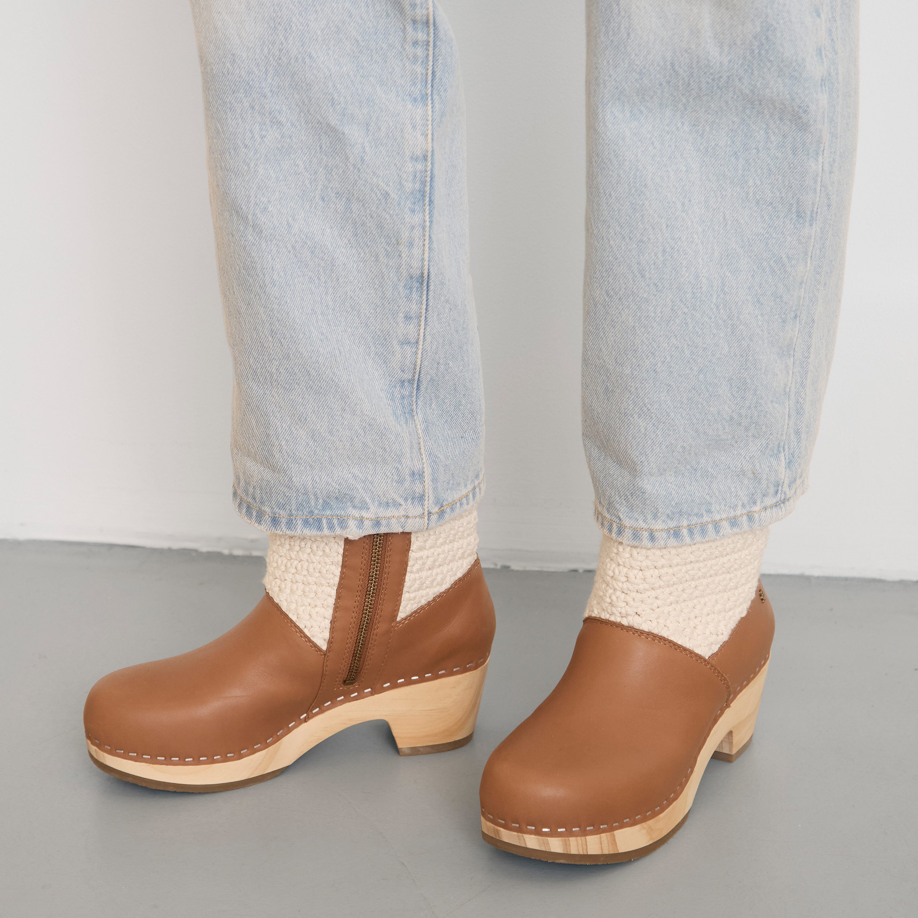 Paloma Clog Boots for Women - Comfortable Slip-Resistant Winter Shoes | Perfect for Outdoor, Hiking & Casual Wear