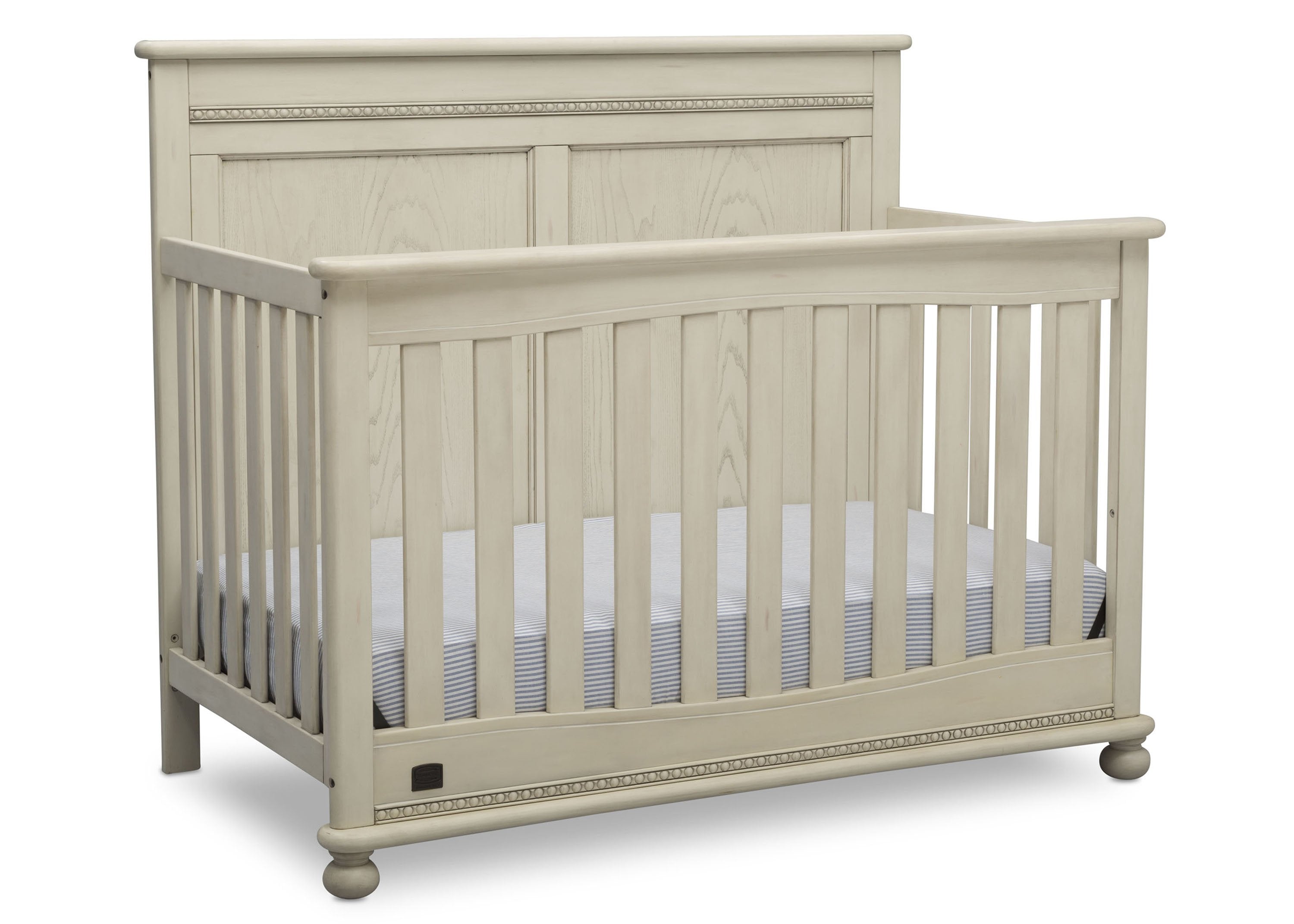 Fontana 4-in-1 Convertible Baby Crib - White Wooden Nursery Crib with Toddler Bed Conversion - Perfect for Newborns, Infants & Growing Kids - Ideal for Modern Nursery, Daycare & Bedroom Decor