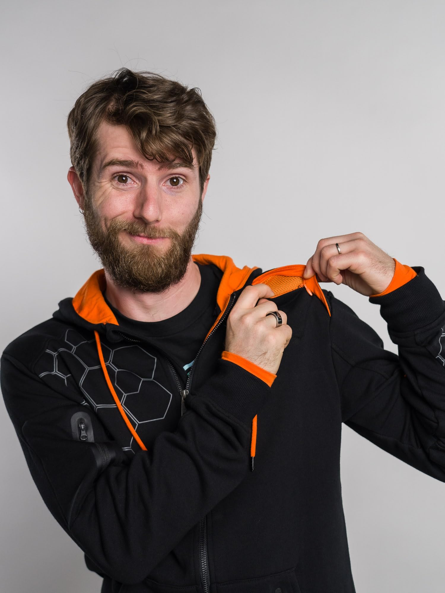 LINUS TECH TIPS WAN Hoodie - Premium Cotton Blend Pullover for Tech Enthusiasts & Gamers - Perfect for Streaming, Gaming & Casual Wear