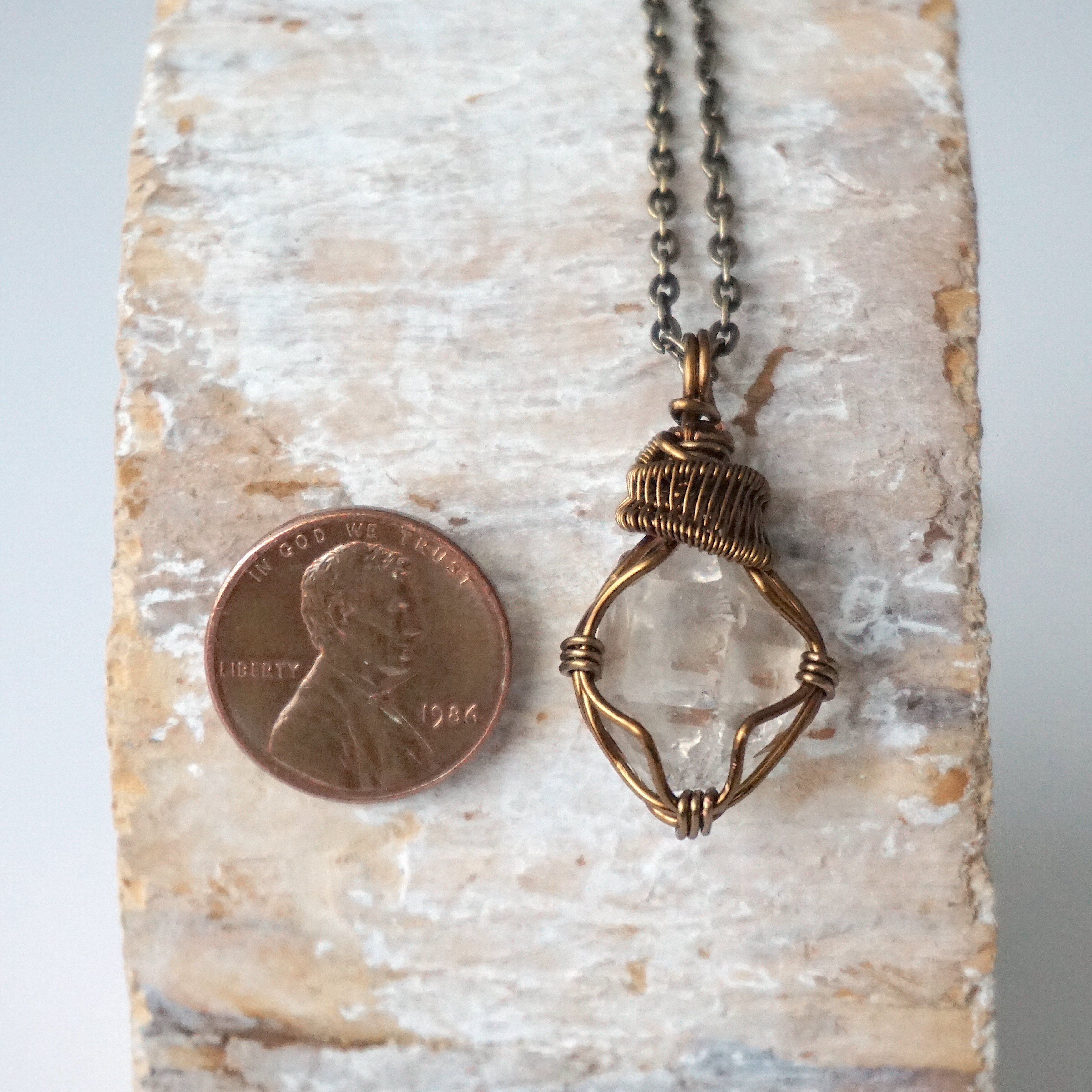 Vintage Bronze 30-45 Carat Herkimer Diamond Pendant Necklace - Elegant Crystal Jewelry for Women, Gift for Her, Perfect for Weddings, Parties & Special Occasions