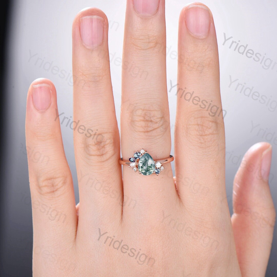 Pear Shaped Moss Agate Ring in Rose Gold - Vintage Unique Engagement Ring with Alexandrite & Moissanite Cluster, Art Deco Style Promise Ring for Women - Perfect for Weddings, Anniversaries & Special Occasions