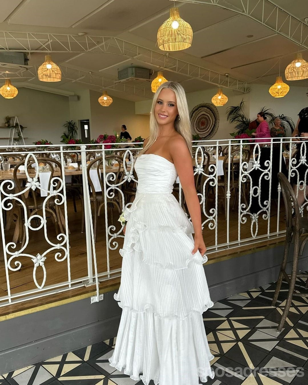 Elegant White A-Line Maxi Long Party Prom Dresses for Women - Formal Evening Gowns with Flowy Skirt - Perfect for Prom, Homecoming, Weddings & Special Occasions