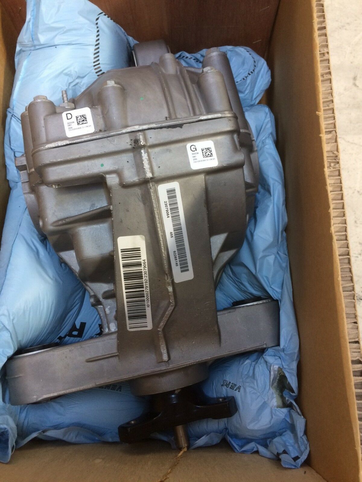 Genuine Commodore VE VF V8 L77 LS3 LSD Differential 2.92 Ratio - High Performance Rear Axle for Racing & Street Driving