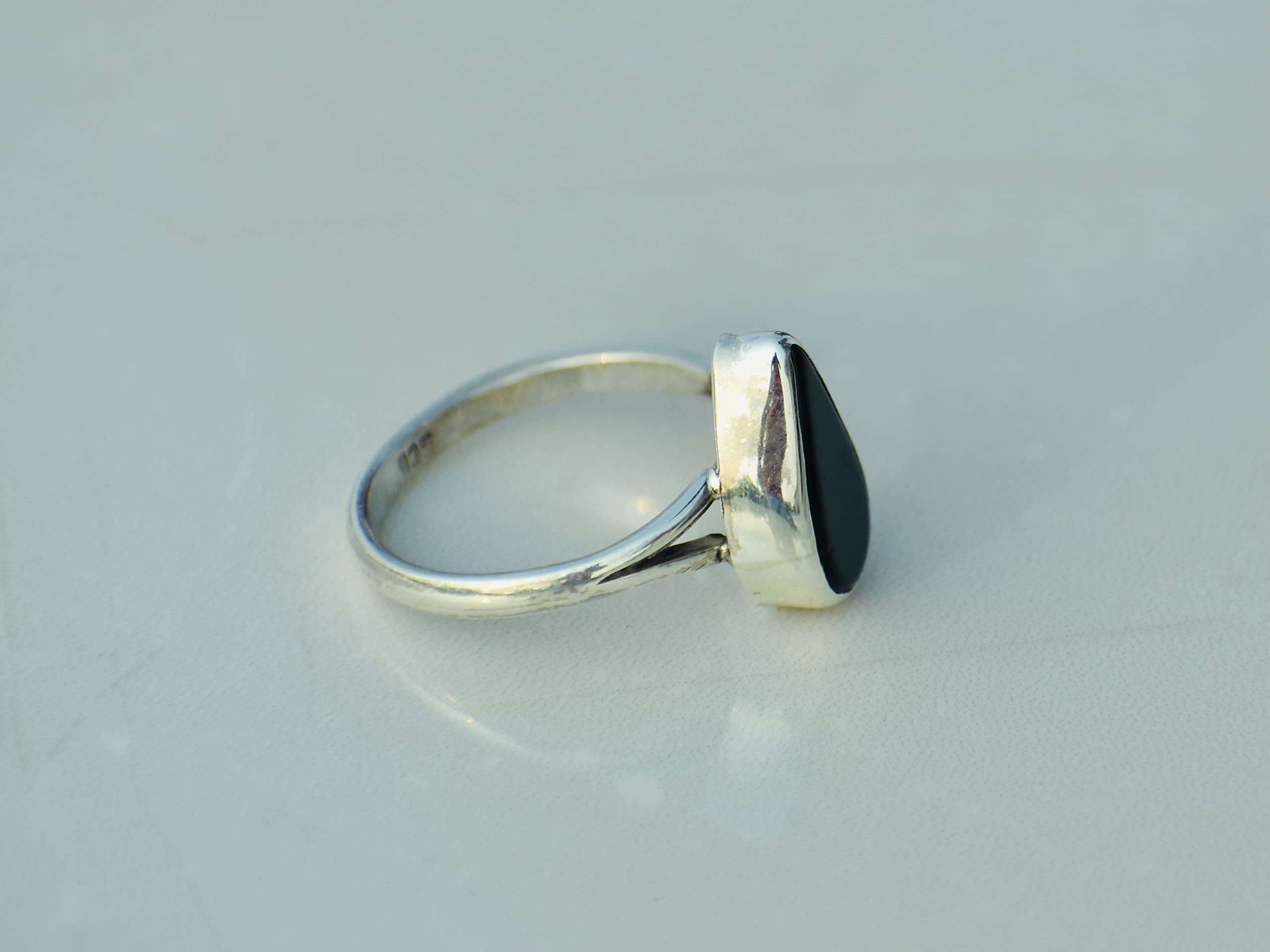 925 Sterling Silver Black Onyx Ring for Women - Handmade Gemstone Jewelry, Elegant Pear Onyx Ring, Perfect Everyday Wear & Gift for Her - Ideal for Parties, Weddings, and Special Occasions