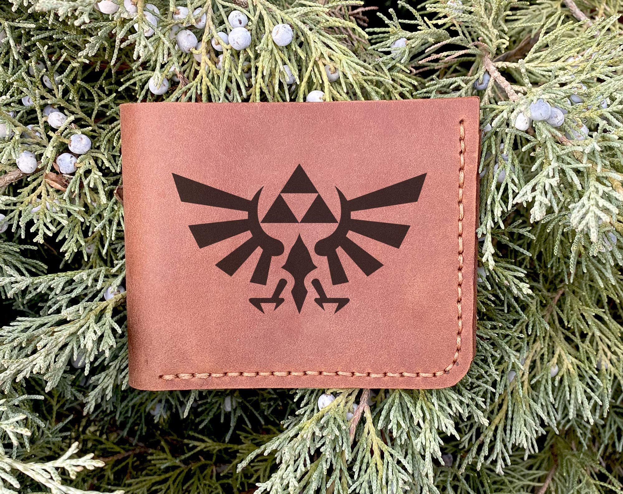 Legend of Zelda Triforce Leather Wallet for Men - Handmade Crazy Horse Leather Personalized Wallet - Unique Gamer Gift for Him, Father's Day, Husband or Boyfriend - Perfect for Gaming Enthusiasts & Collectors