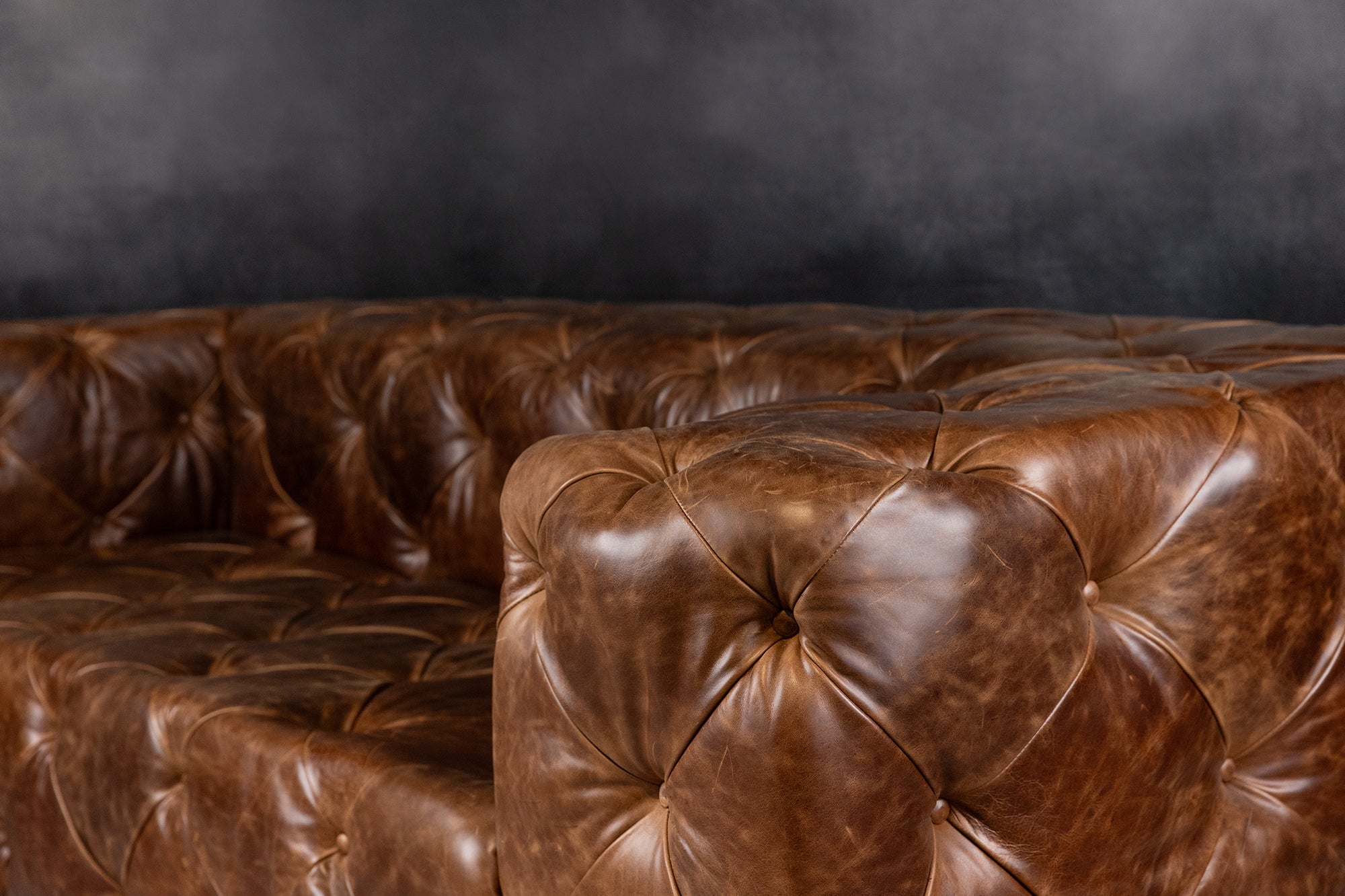 Luxury Royal Decadence Genuine Leather Sofa - Premium Comfort for Living Room, Lounge & Home Theater Seating