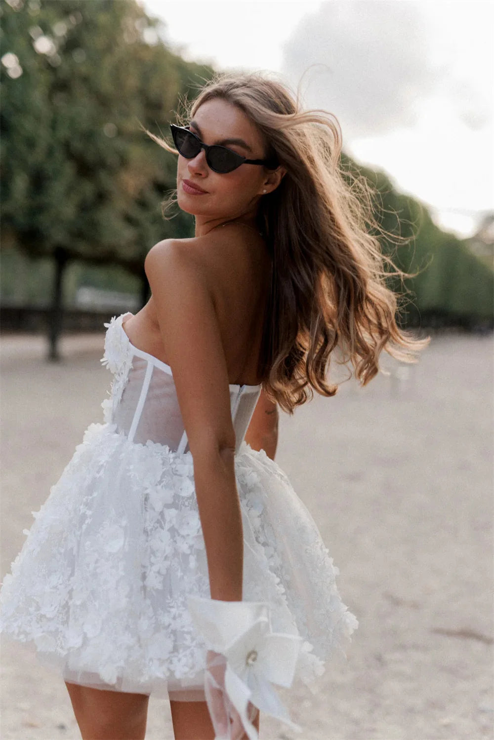 Elegant White Mini Prom Dress with Heart Neckline & Lace Appliques - Perfect for Homecoming, Sweet 16 & Formal Dances