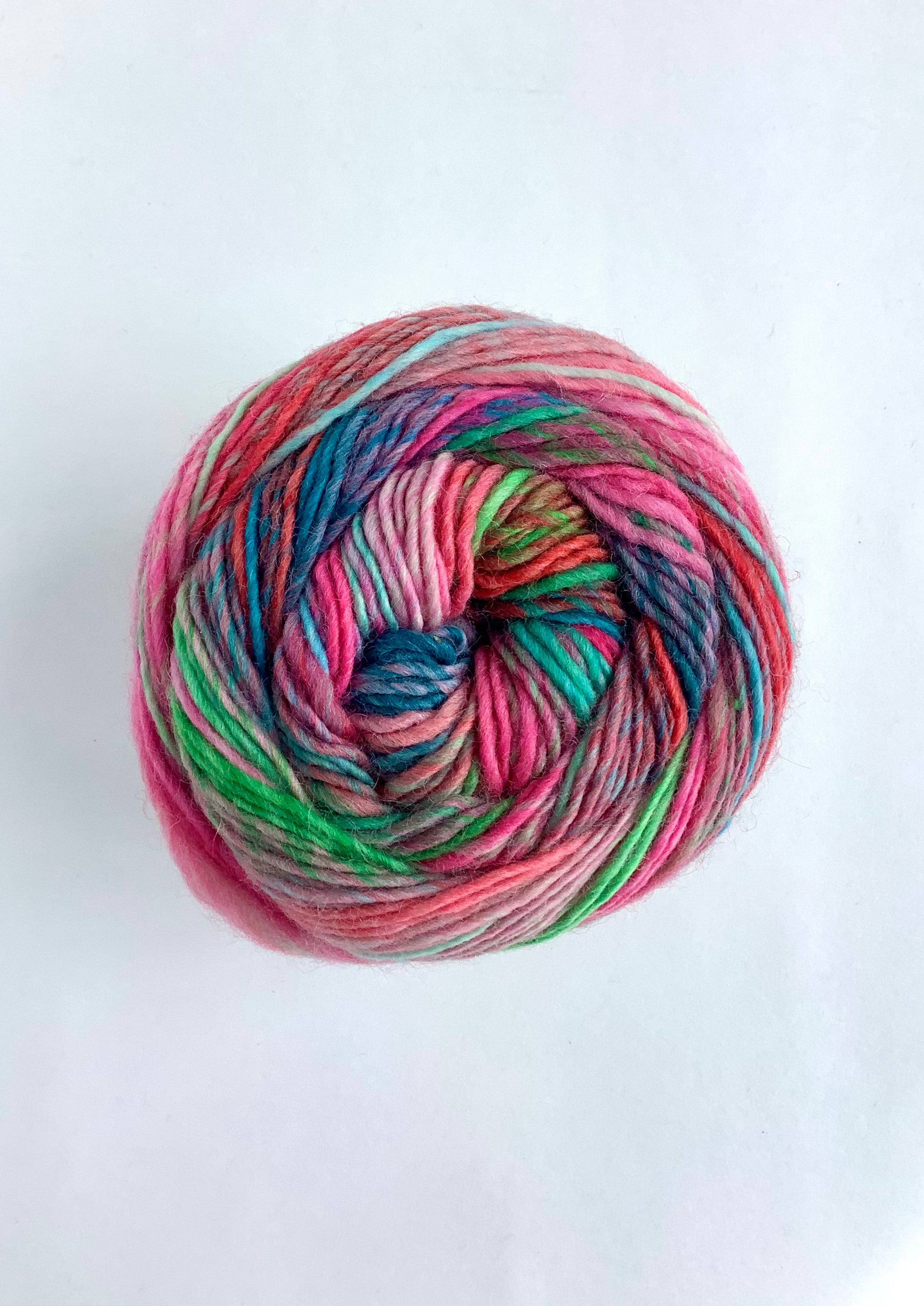 Premium Queensland Fiji Yarn - Soft & Durable Hand Knitting Wool for Scarves, Hats, and Sweaters - Perfect for DIY Crochet & Craft Projects