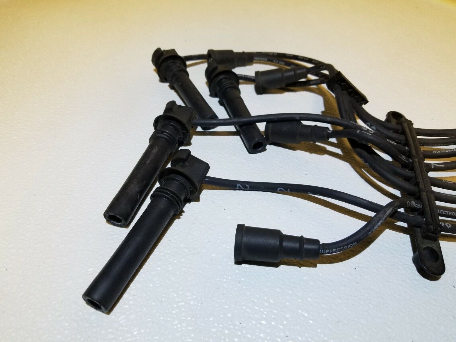 05 06 07 Dodge Magnum RT 5.7L V8 HEMI Ignition Spark Plug Wire Set - 8pc OEM Replacement - Perfect for Engine Tune-Up & Performance Upgrade