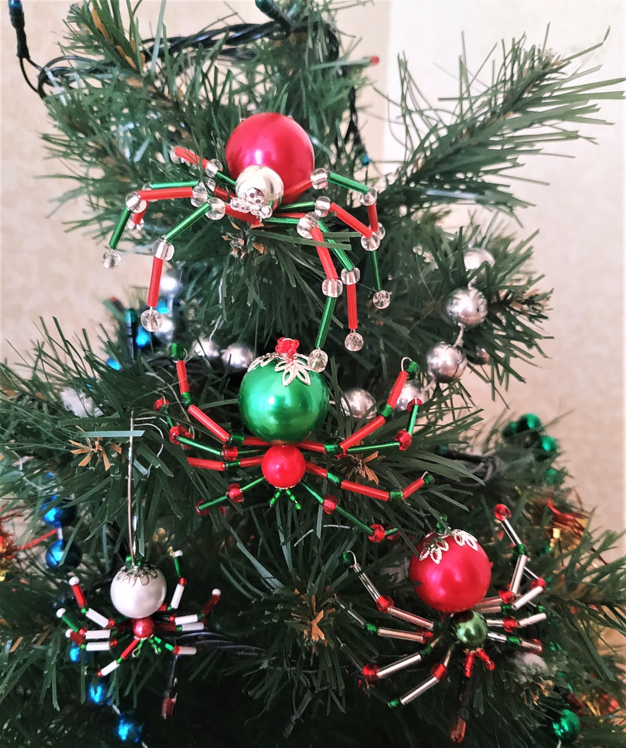10-Piece Christmas Spider Ornament Kit - Handmade Beaded Glass Spider Decorations for Holiday Trees, Festive Home Decor | Perfect for Xmas Tree Decorating, Holiday Parties & Unique Gift Giving
