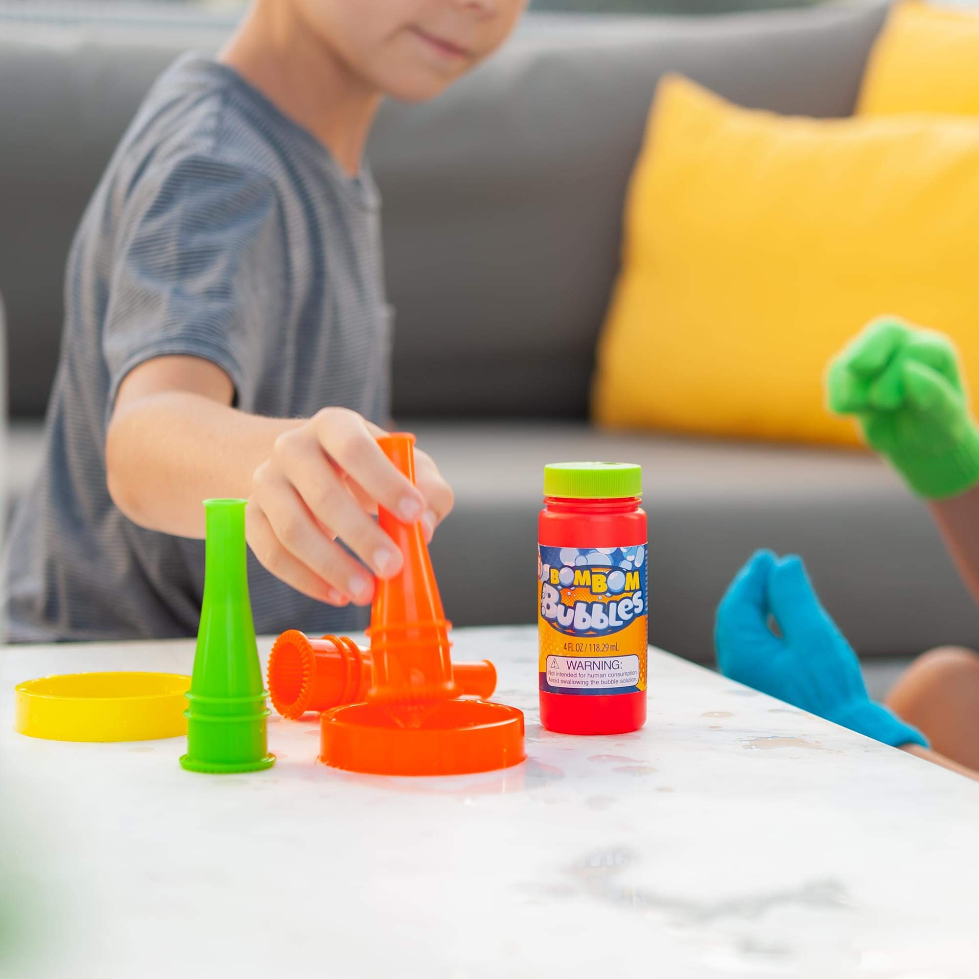Magic Bubble Gloves Kit - Unpoppable Bubble Maker Set with Bubble Solution for Kids - Perfect for Outdoor Play, Birthday Parties & Science Experiments