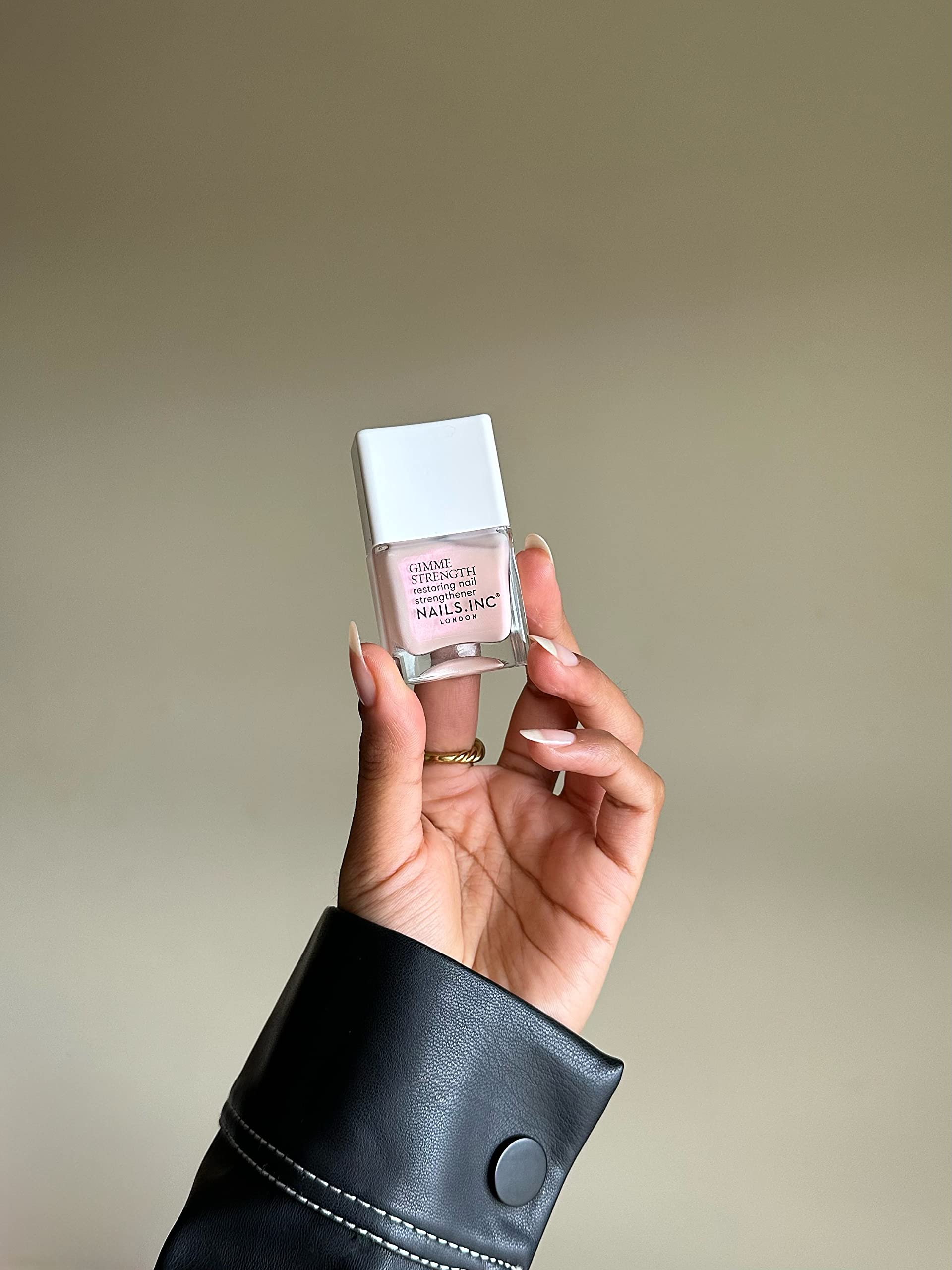 Nails.INC Gimme Strength Nail Treatment - Vegan Collagen Nail Strengthener with Shimmering Highlighter, Cruelty-Free & Vegan Formula | Perfect for Weak, Brittle Nails & At-Home Manicures