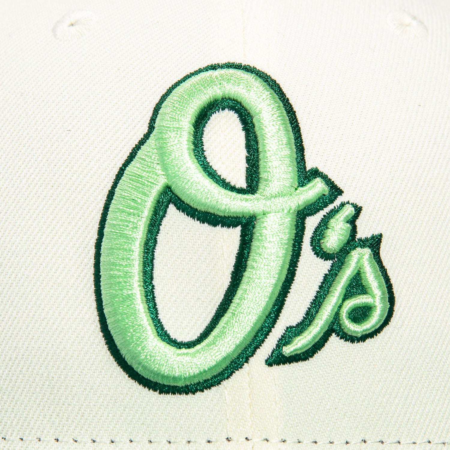 New Era 59Fifty Baltimore Orioles 50th Anniversary Patch Alternate Baseball Cap - White & Green - MLB Officially Licensed Hat for Fans & Collectors - Perfect for Games, Tailgating, and Sports Memorabilia Display