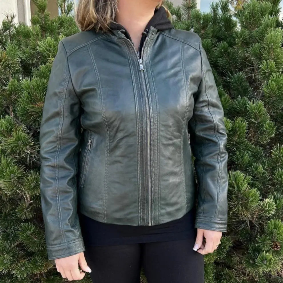 BOL Women's Detachable Hooded Leather Jacket - Fashionable Faux Leather Coat for Fall & Winter - Perfect for Casual Outfits, Streetwear & Outdoor Activities