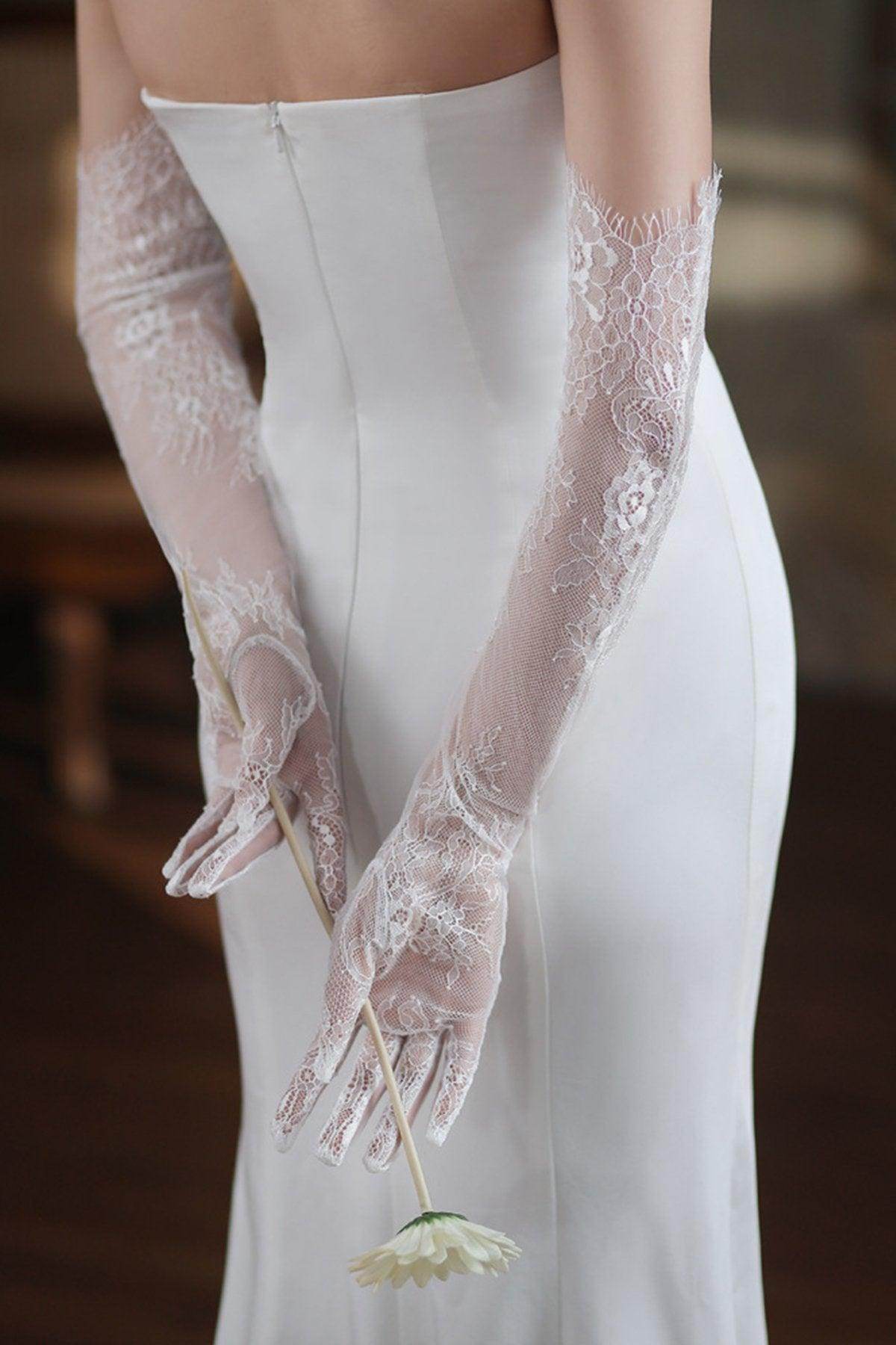 Elegant Fingertip-Length Lace Wedding Gloves CD0100 - Perfect for Bridal Ceremonies, Vintage Tea Parties & Formal Occasions
