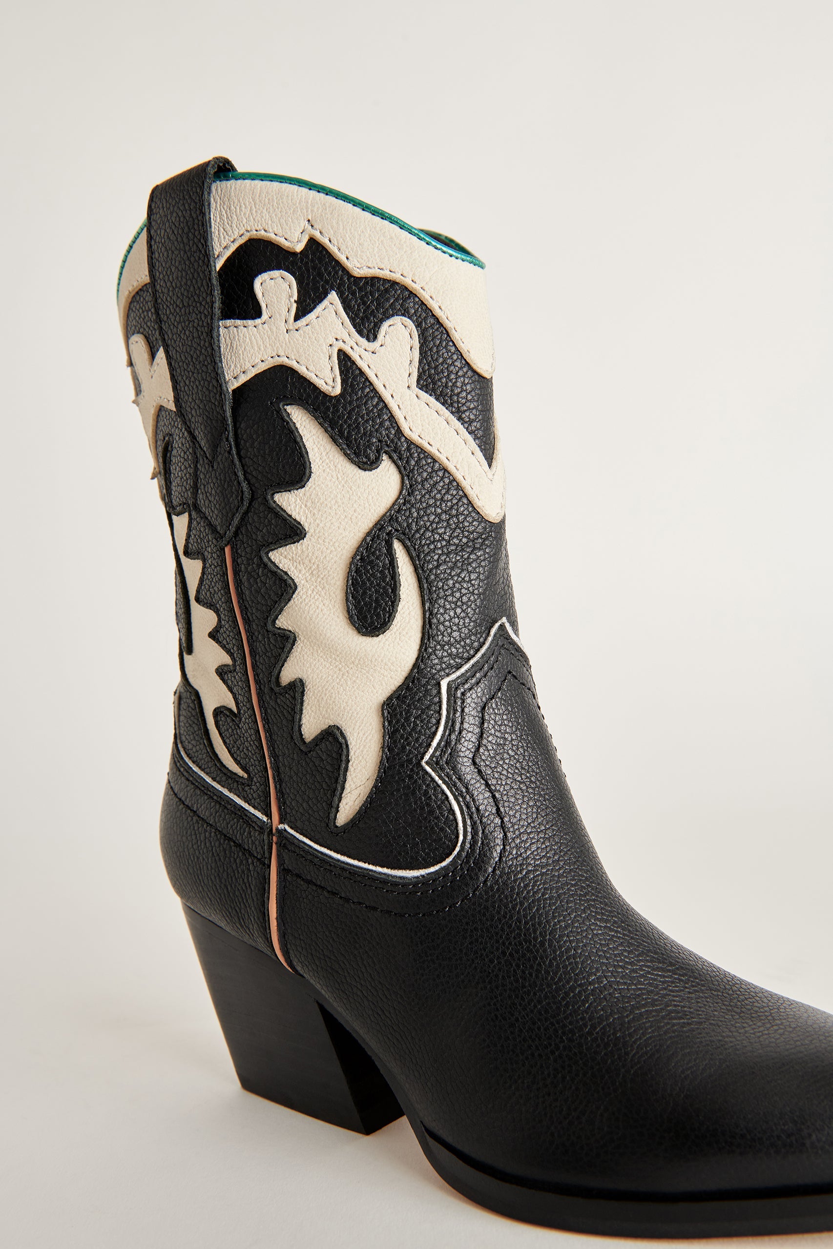 LANDEN Black Leather Boots for Women - Stylish & Comfortable Ankle Boots for Casual, Work & Outdoor Wear