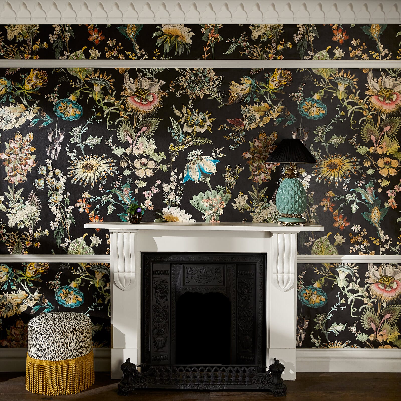 FLORA FANTASIA Black Botanical Wallpaper - Premium Peel & Stick Wall Mural for Bedroom, Living Room & Home Decor