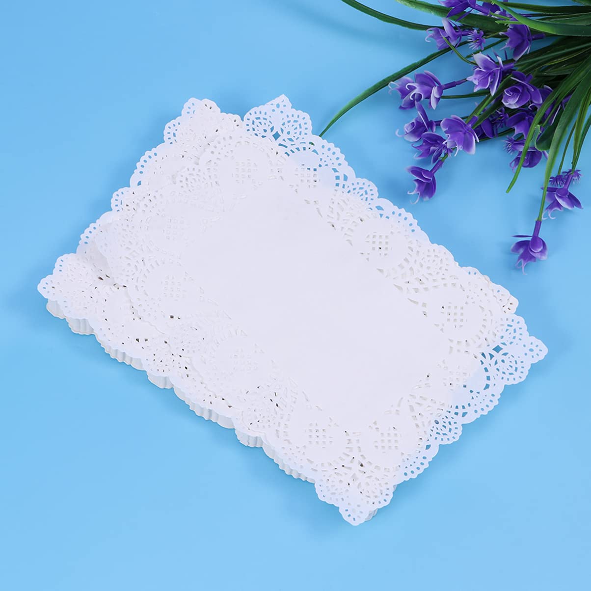 HEALLILY 140pcs Cake Doilies - Round Lace Paper Liners for Cupcakes, Desserts & Party Decorations - Perfect for Birthday Cakes, Wedding Treats and Tea Time Pastries