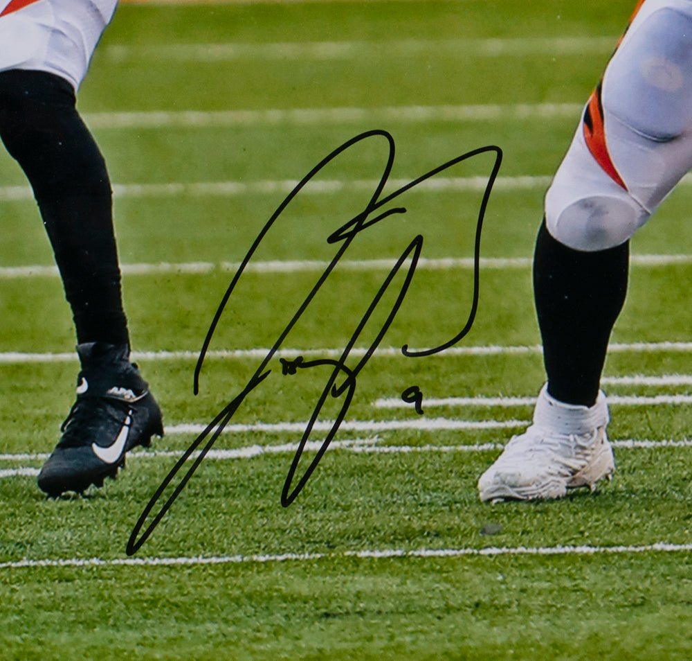Joe Burrow Autographed Signed Framed 16x20 Cincinnati Bengals Photo - Limited Edition Collectible for NFL Fans, Home & Office Decor, Sports Memorabilia Gift