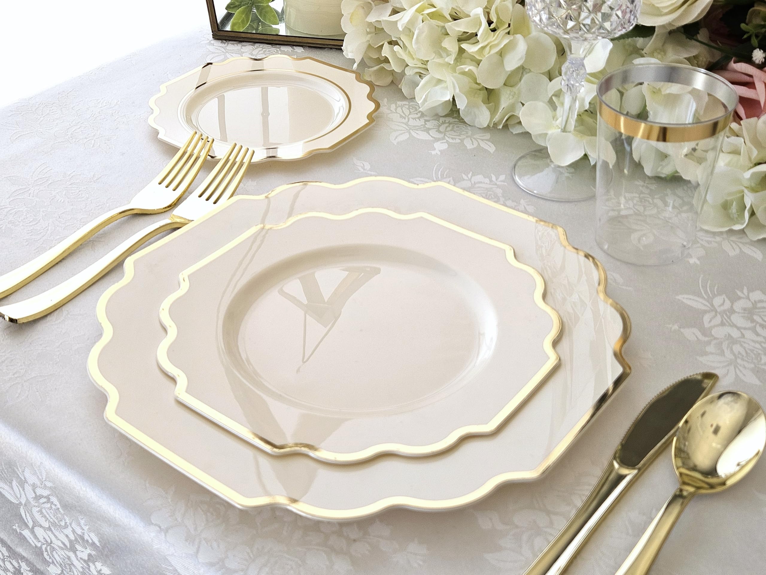 360-Piece Disposable Wedding Plate and Silverware Set (60 Guests) - 10.5