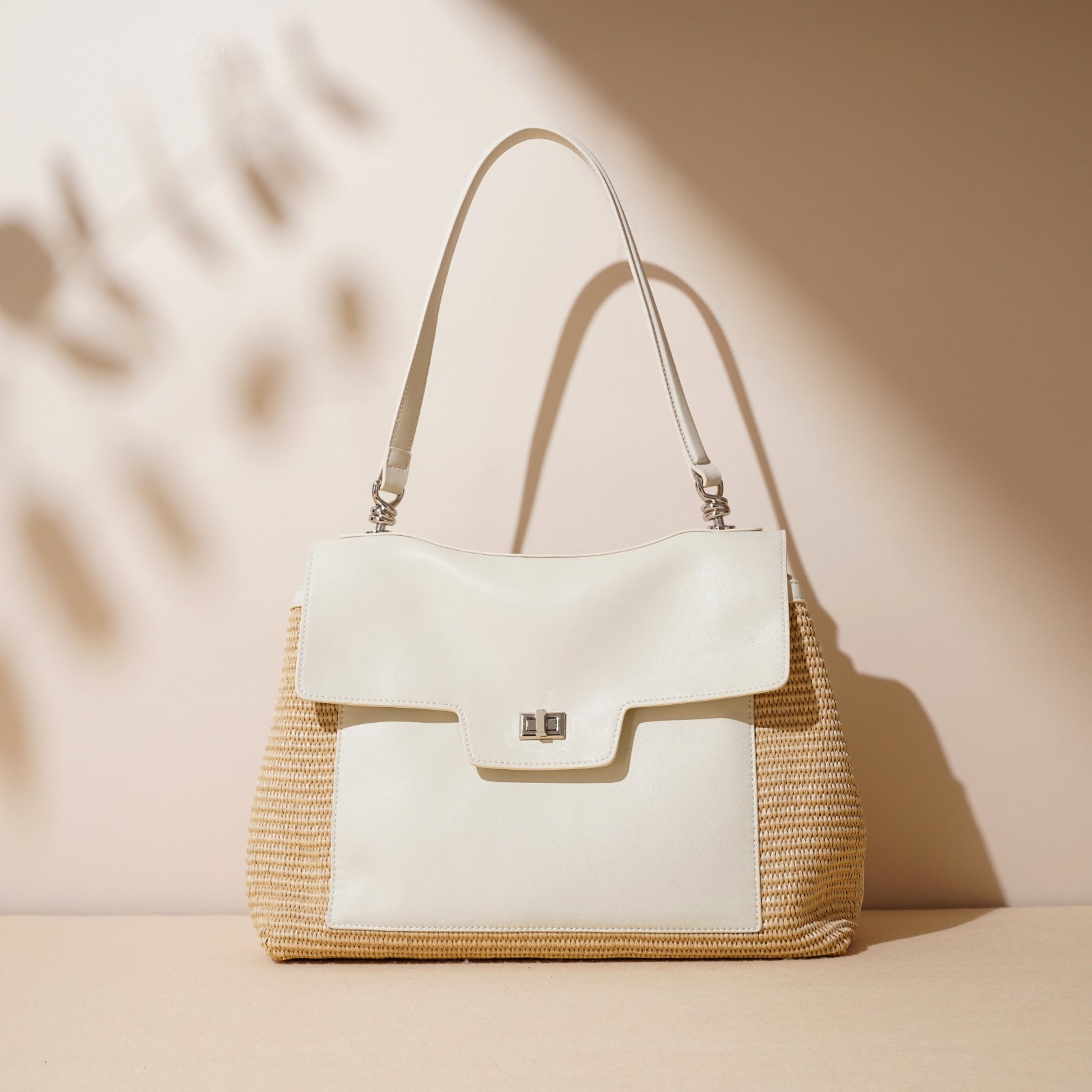 Stylish Summer Tote Bag for Women - Fashionable Large Beach Bag with Pockets - Perfect for Travel, Shopping & Beach Outings