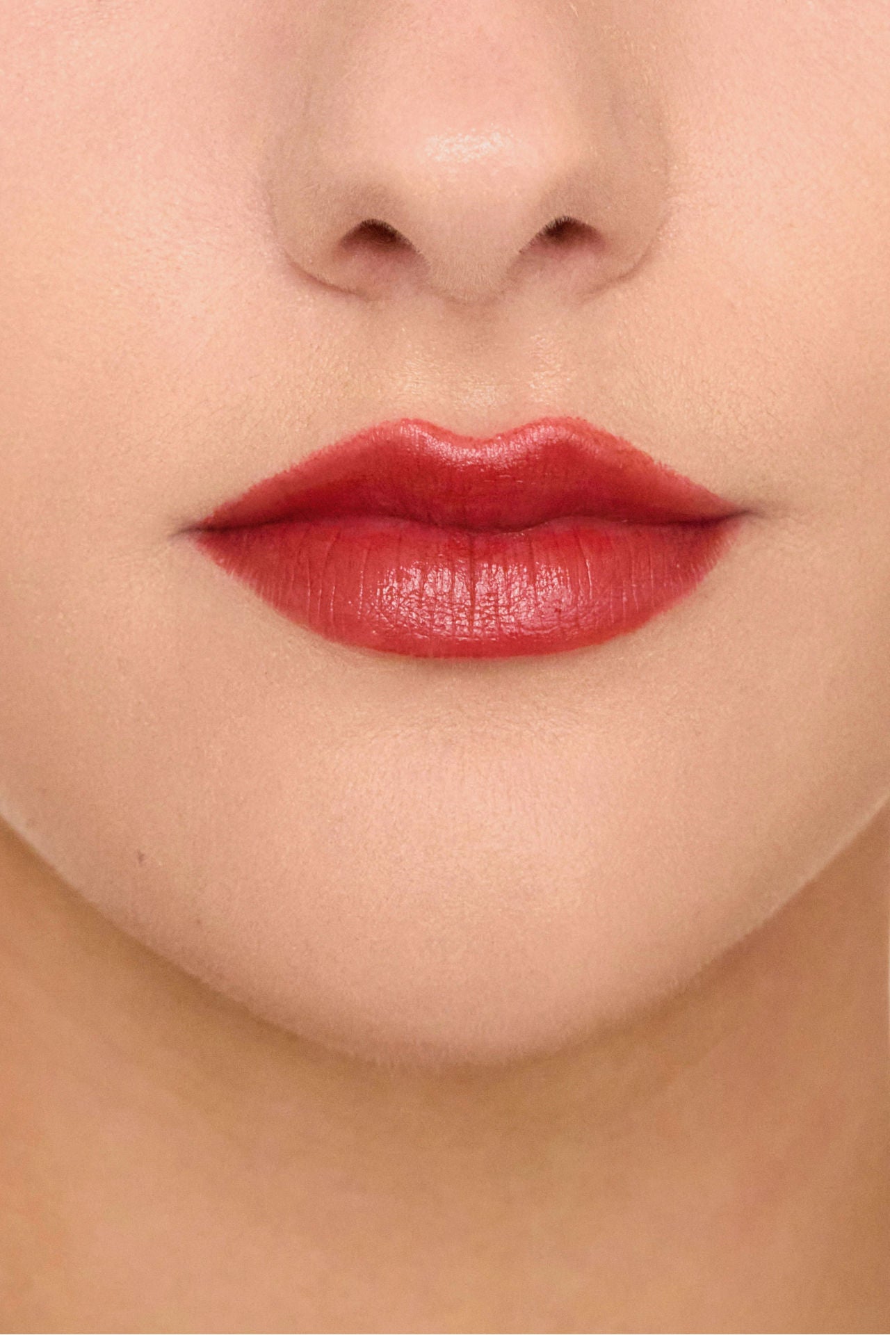Trish McEvoy Easy Lip Color - Long-Lasting Hydrating Lipstick for Women, Natural Matte Finish, Cruelty-Free & Vegan (Perfect for Everyday Wear, Date Night & Special Occasions)