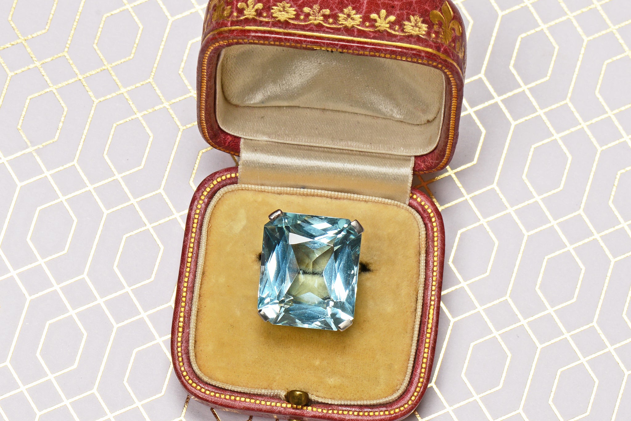 Exquisite Aquamarine Platinum Ring for Women – Elegant Jewelry Gift for Engagement, Wedding & Anniversary – Perfect for Special Occasions & Everyday Luxury