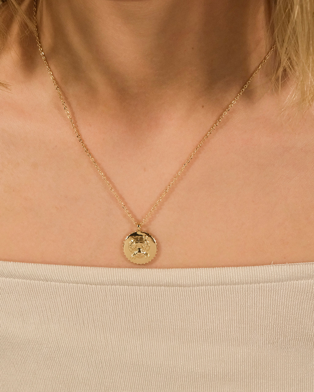 Untamed Medallion Pendant Necklace - Vintage Bronze Jewelry for Women - Perfect for Boho Fashion, Layering & Everyday Wear