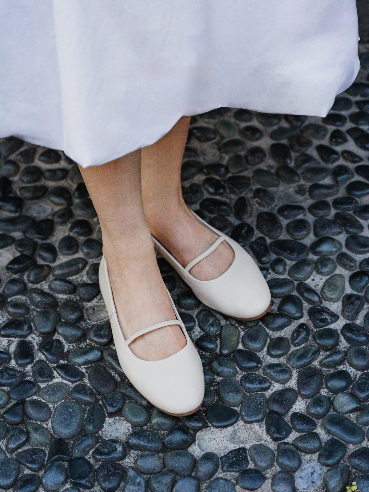 Comfortable Travel Flats for Women - Soft Ivory Ballet Shoes for Walking & Airports - Lightweight Foldable Slip-On Flats with Cushioning