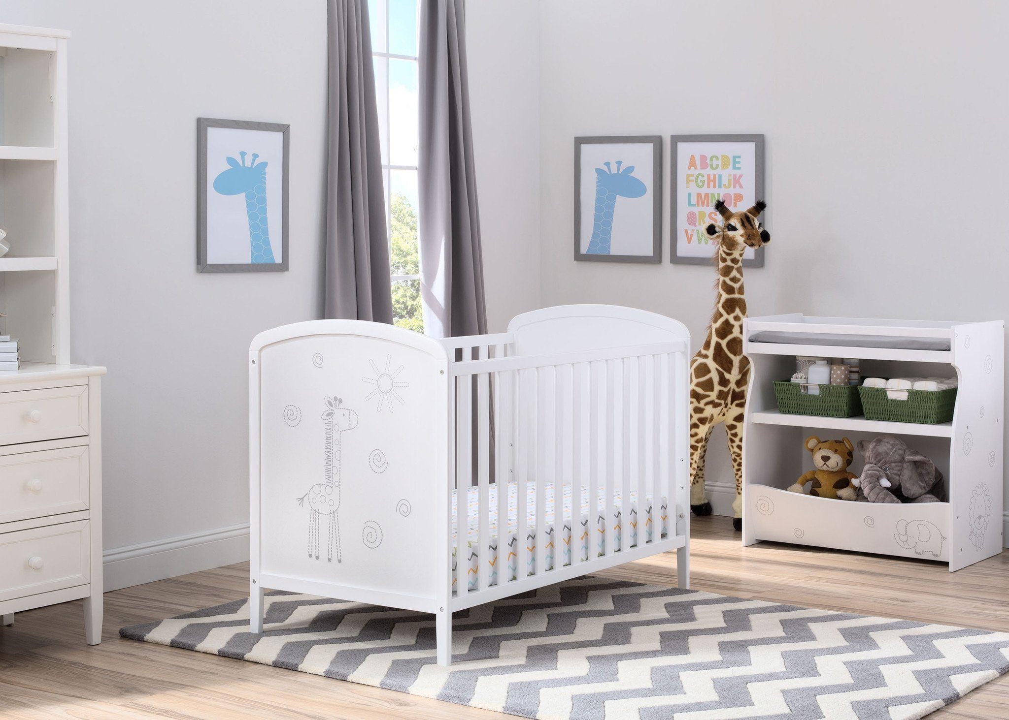 Modbaby 3-in-1 Convertible Baby Crib with Toddler Bed & Daybed Conversion - Safe & Stylish Nursery Furniture for Newborns to Toddlers | Perfect for Small Spaces & Modern Nurseries