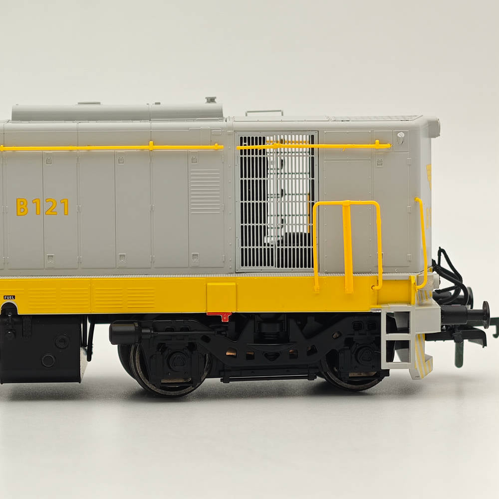 1:76 Scale Murphy Models MM0121 Class 121 Diesel Locomotive B121 in CIE Grey Livery - Irish Railways Collection Model Train for Display & Diorama Scenes