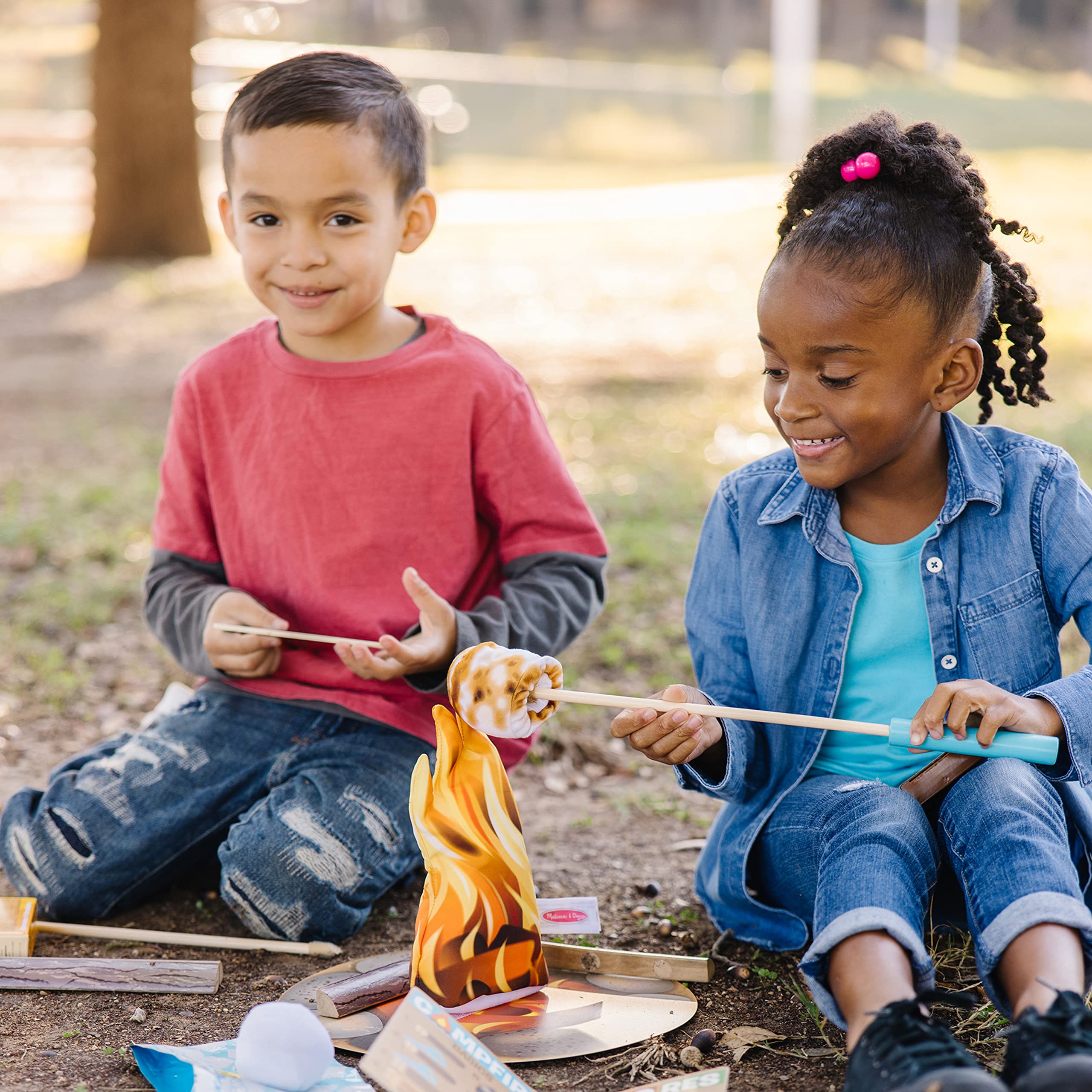 Melissa & Doug Let's Explore Campfire S'Mores Play Set - Pretend Play Toy for Kids Ages 3+ | Outdoor Camping & Indoor Imaginative Play
