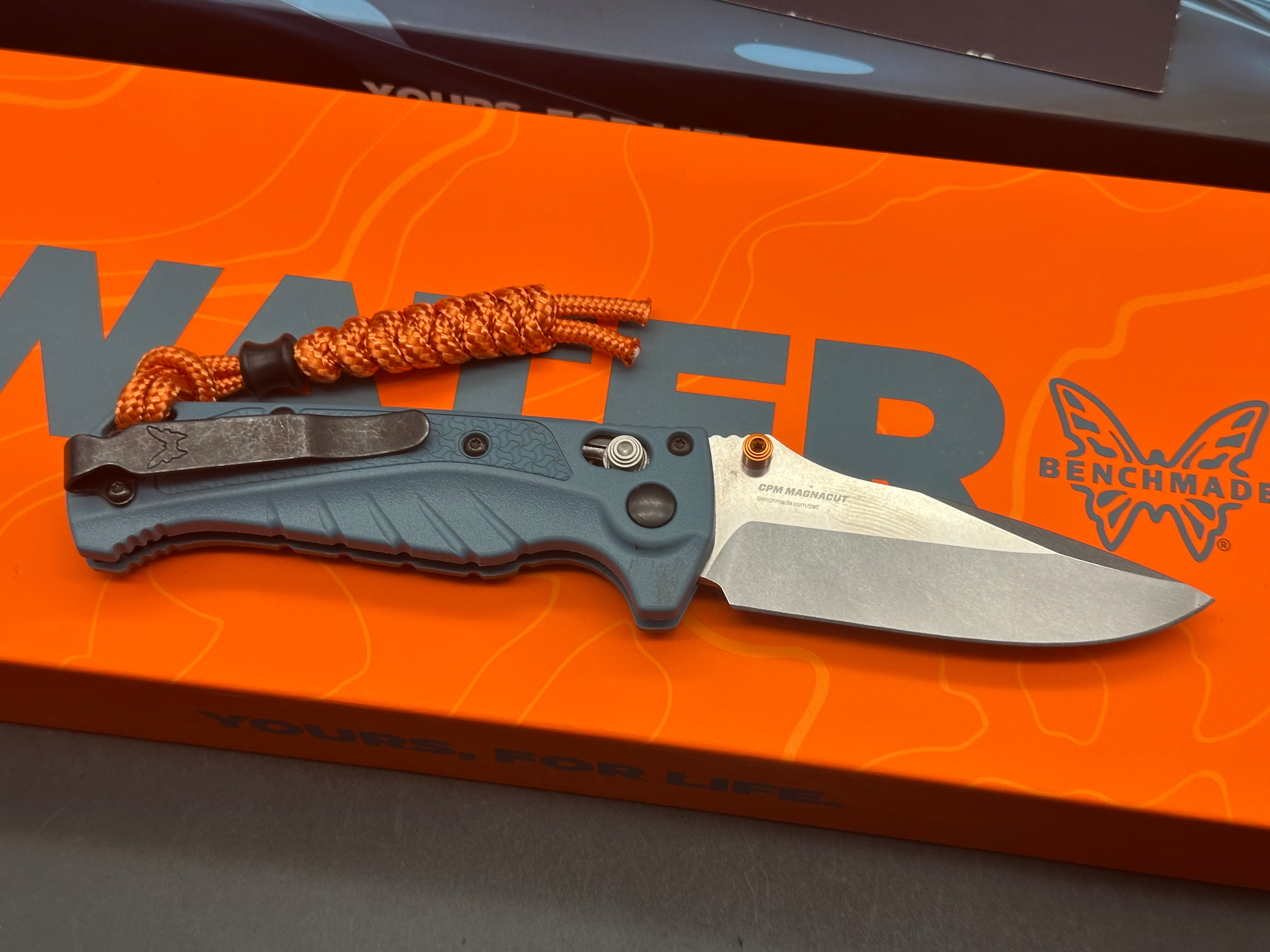 Benchmade Mini Adira Folding Knife with MagnaCut Steel Blade & AXIS Lock - Blue Grivory Handle (3.2