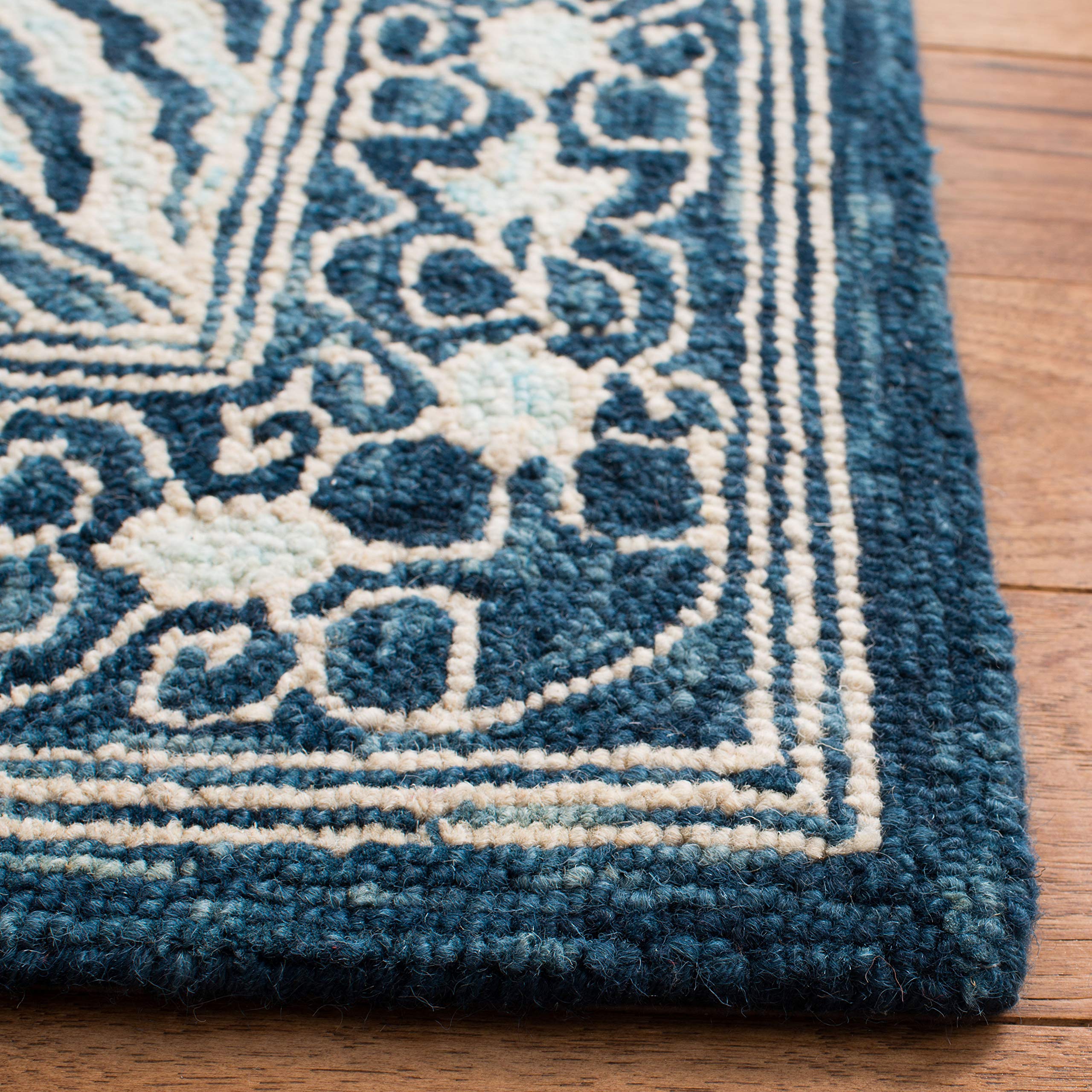 SAFAVIEH Trace Collection Handmade Wool Area Rug - 5' x 8' Navy & Light Blue, Non-Slip Living Room Rug, Bedroom Carpet for High Traffic Areas, Boho Chic Home Decor (TRC507N) - Perfect for Cozy Living Spaces & Guest Rooms