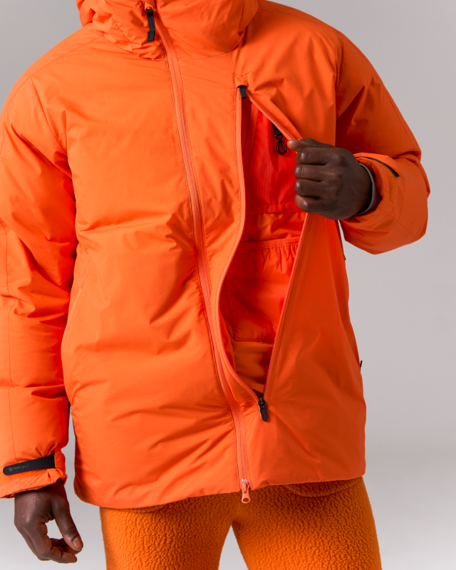 2L Lightweight Down Jacket for Men & Women - Ultra Warm Winter Coat for Outdoor Activities, Hiking, and Travel - Water-Resistant & Packable